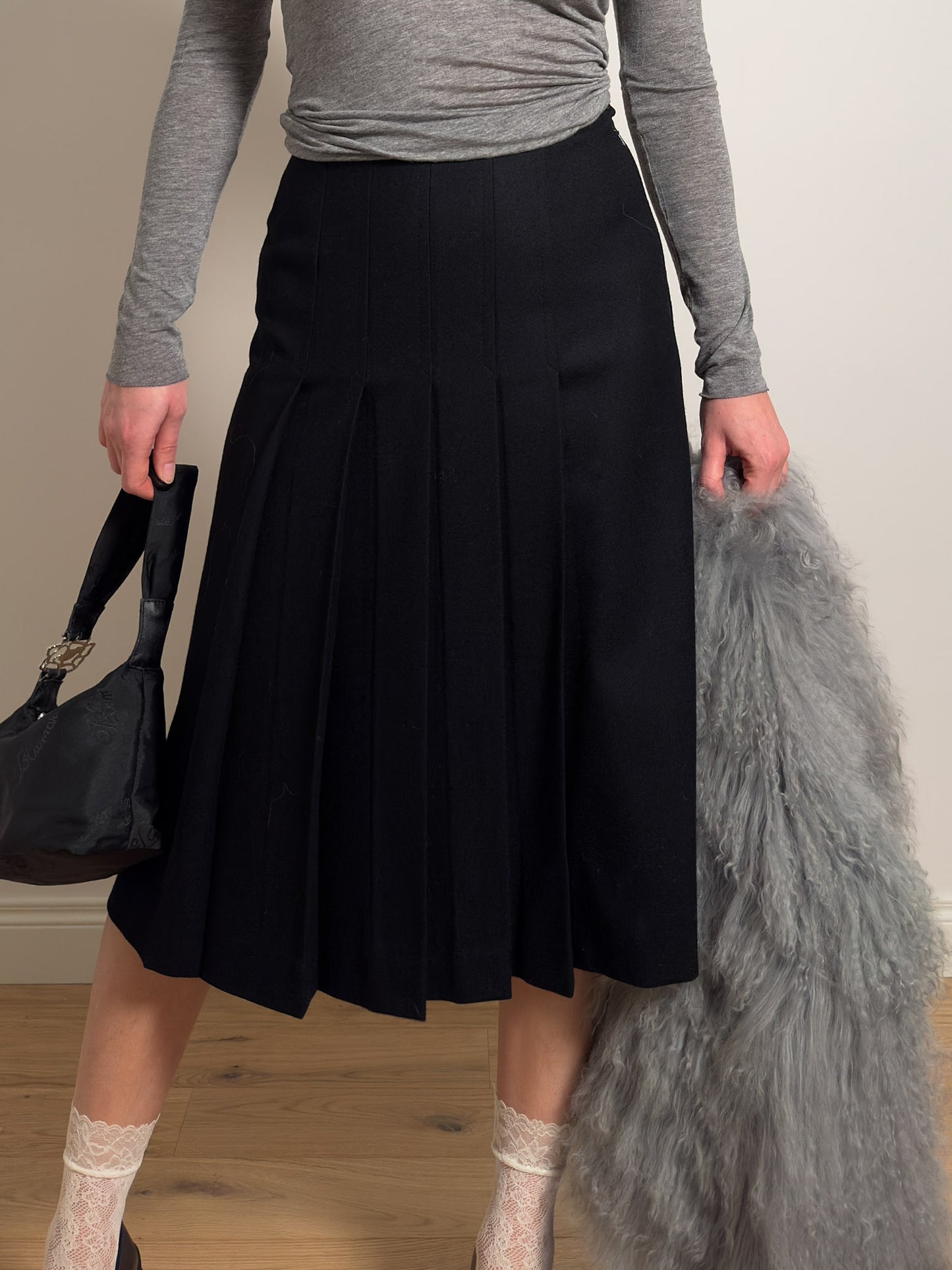 Pure virgin wool black pleated skirt