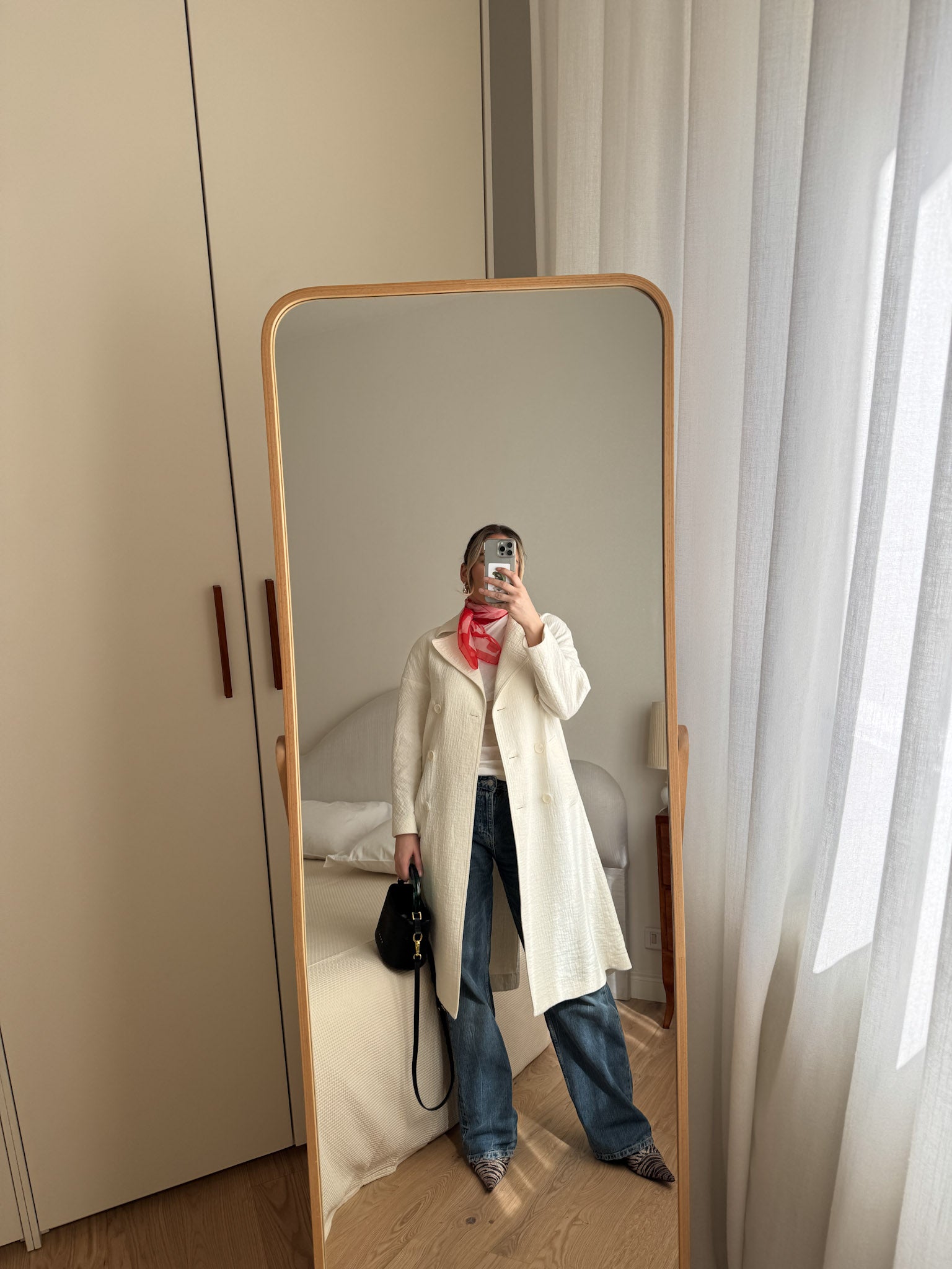 Cotton and linen ivory trench