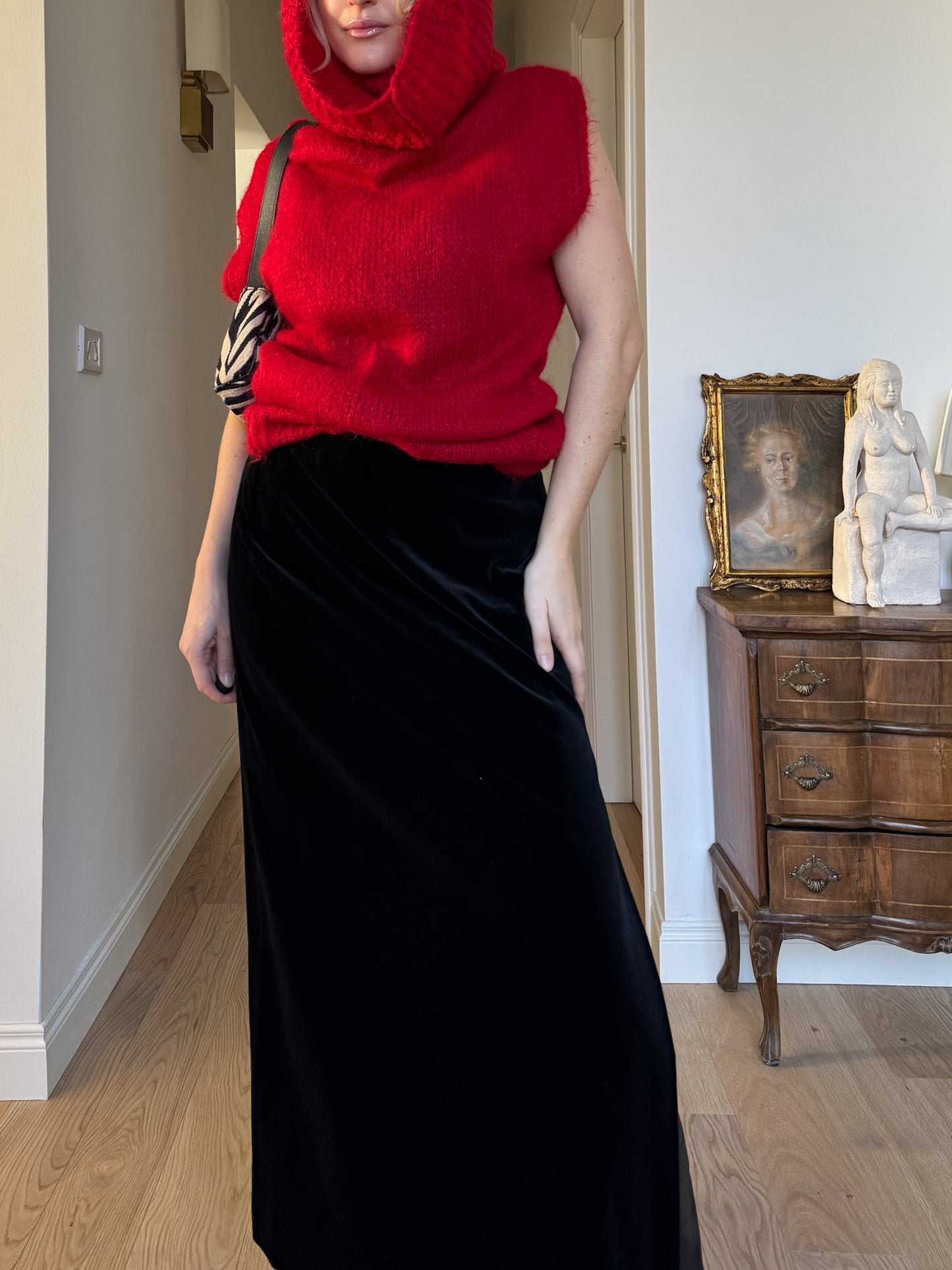 Velvet black long skirt