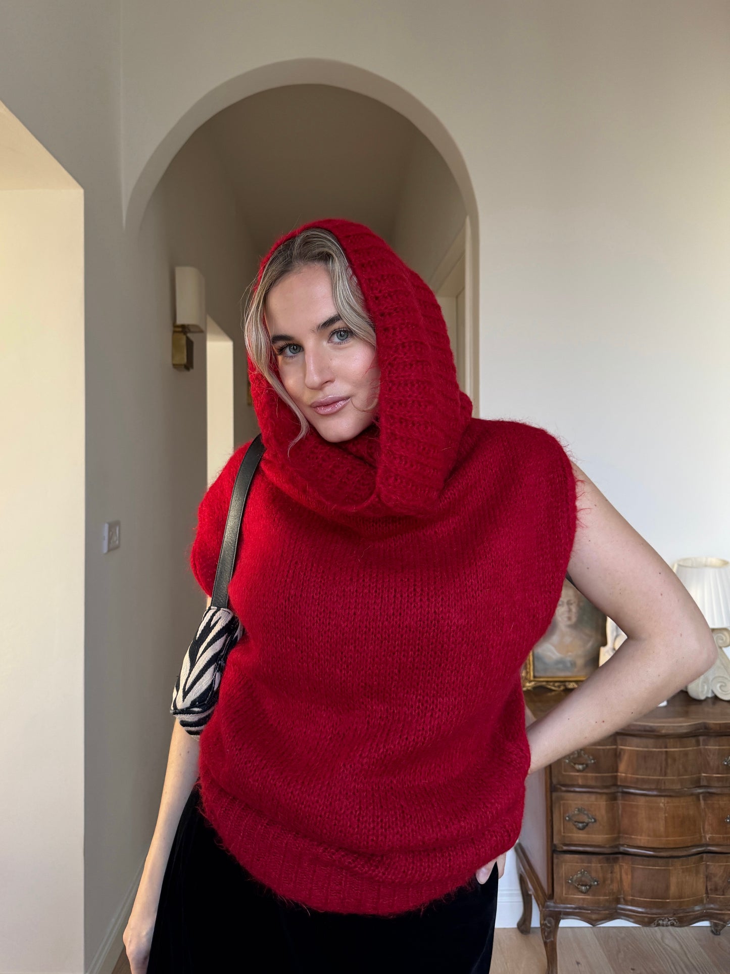 Wool blend red pull