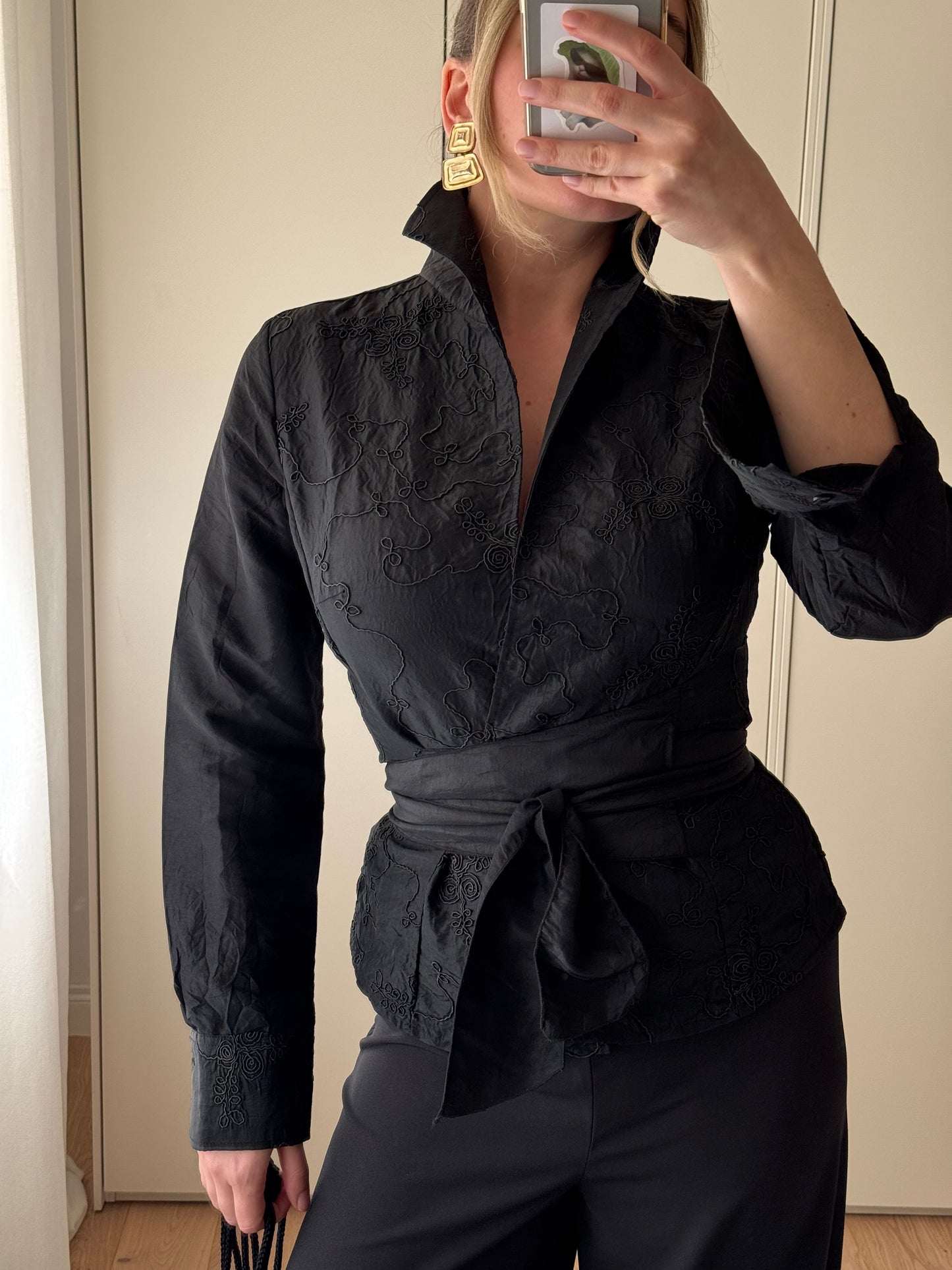 Black kimono blouse