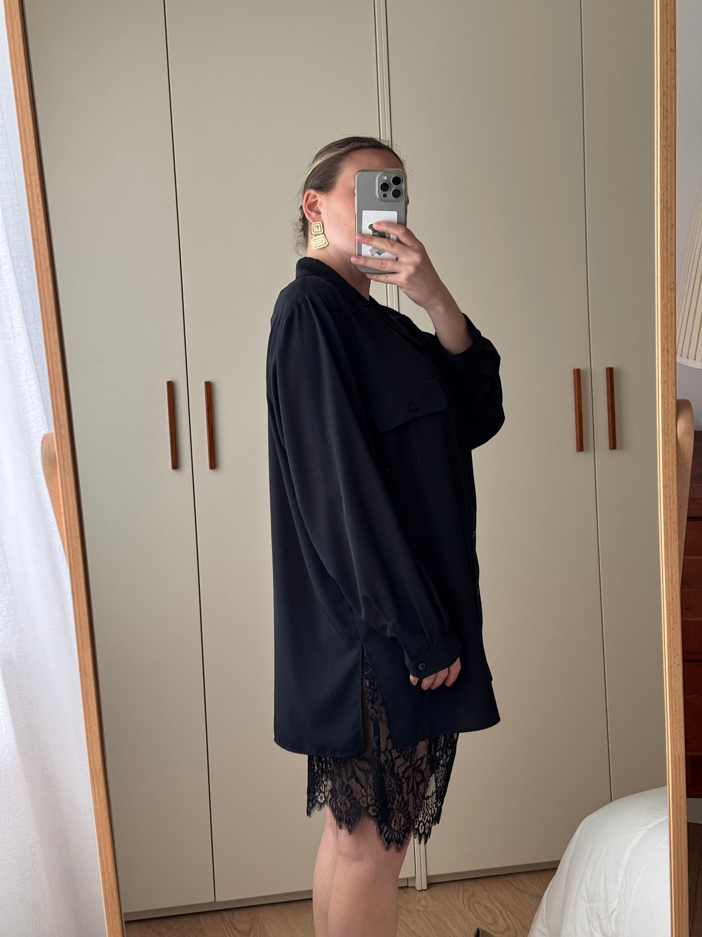 The black maxi shirt