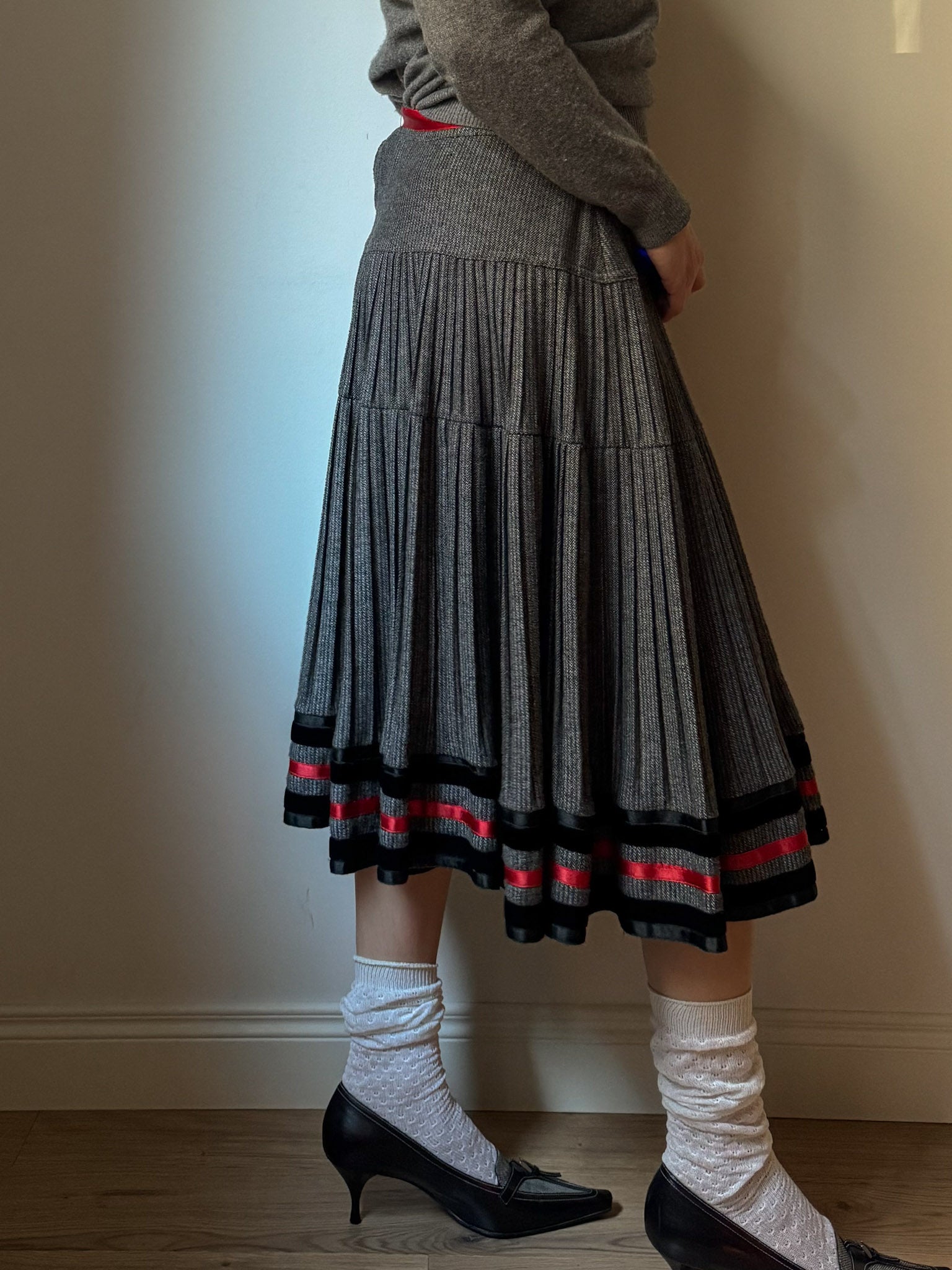 Pure wool grey skirt
