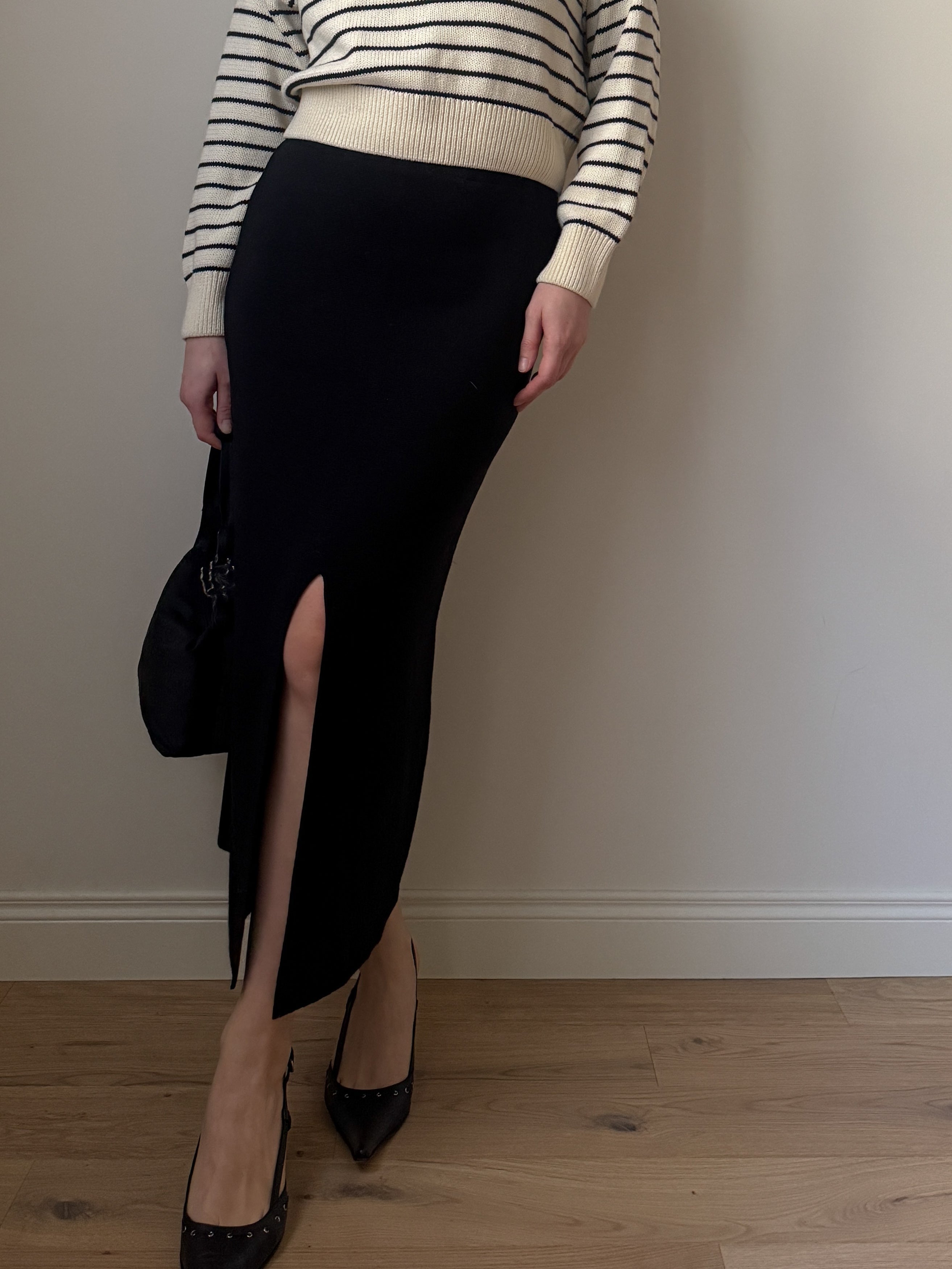 Pure virgin wool black skirt