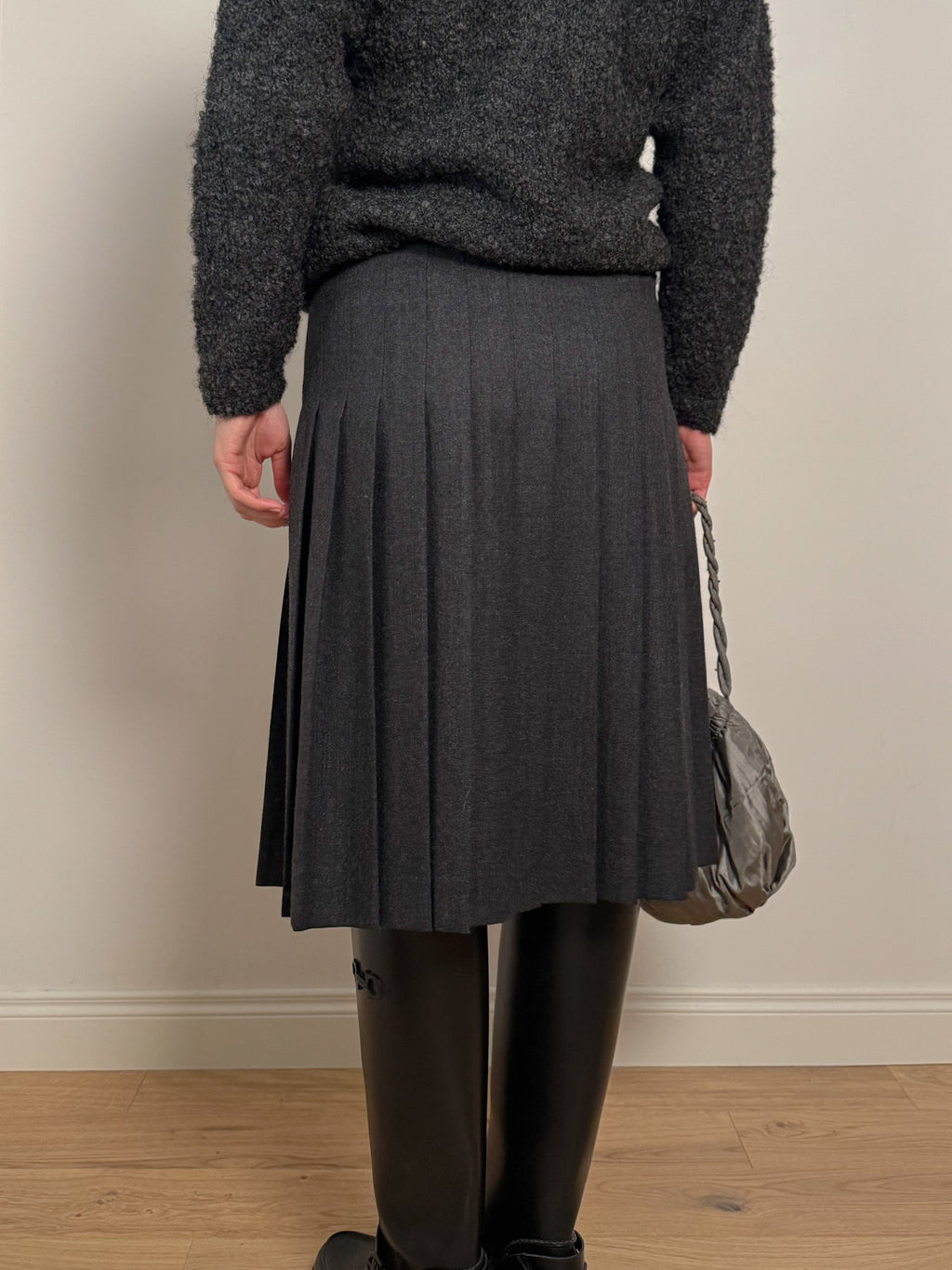 Pure virgin wool pleated anthracite skirt