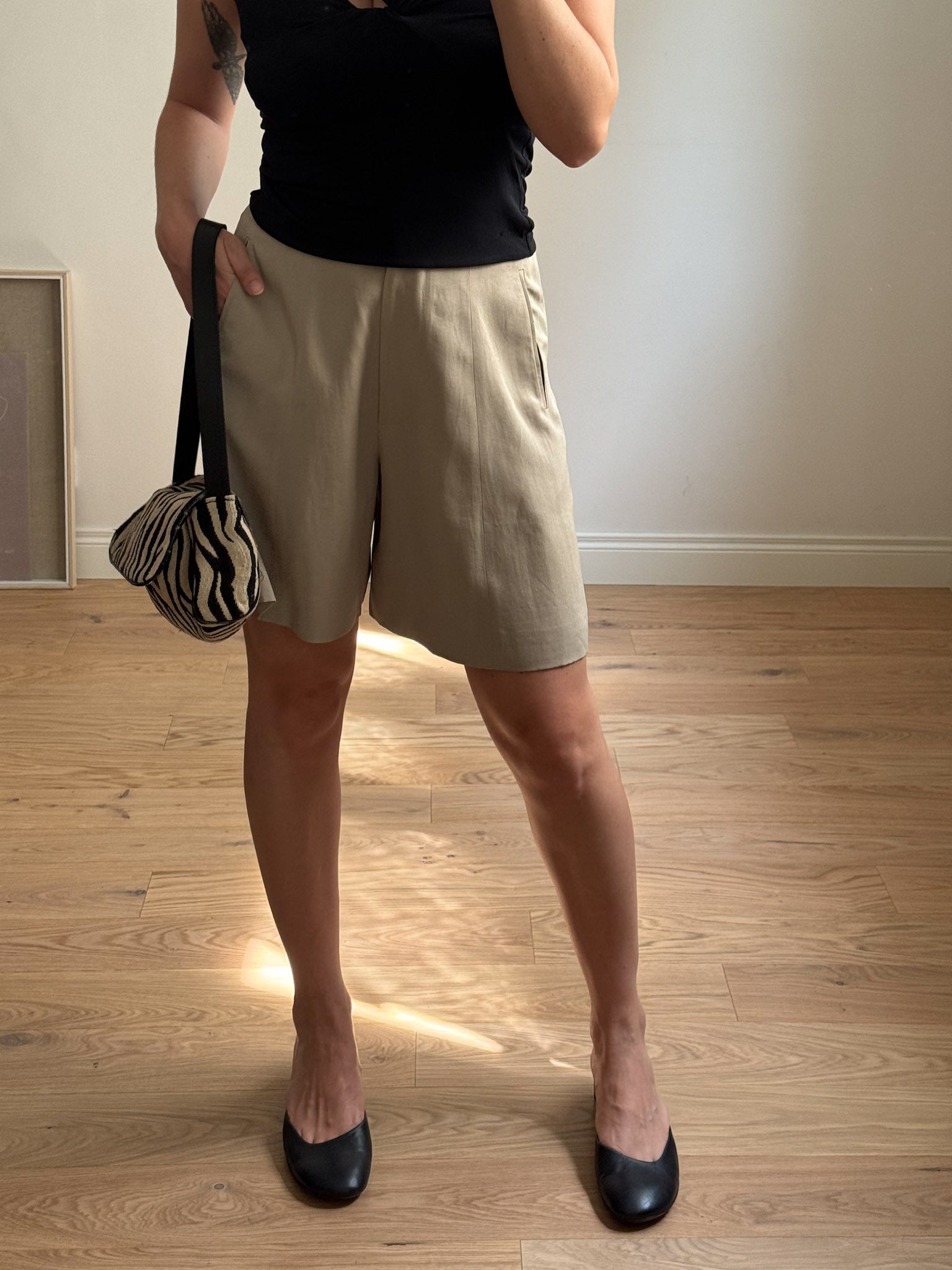 Cotton beige bermuda