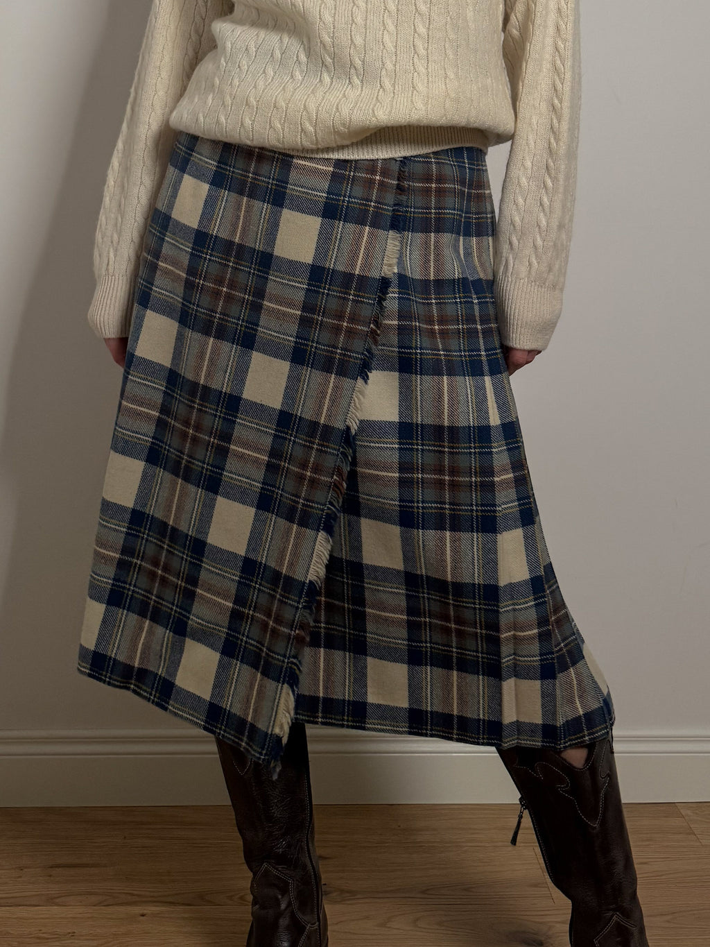 Pure virgin wool tartan skirt