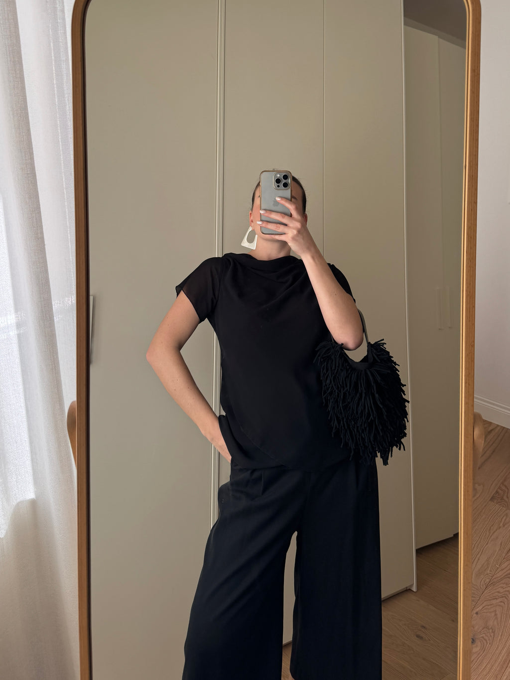 Blusa nera in viscosa