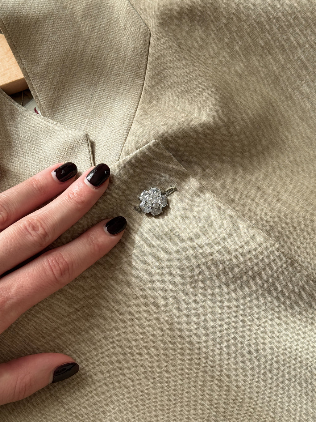 Blazer sabbia in lana reworked con bottone gioiello