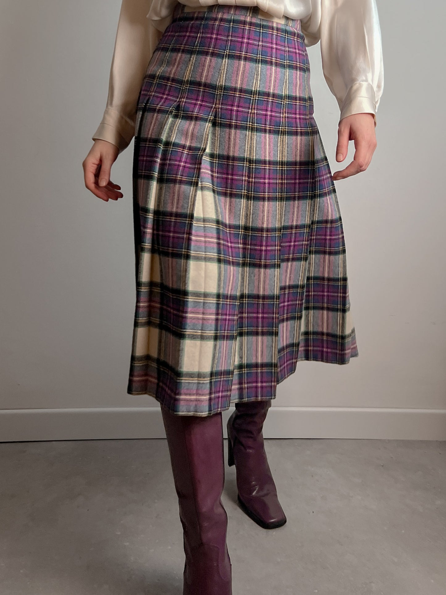 Pure wool pleated pink tartan skirt