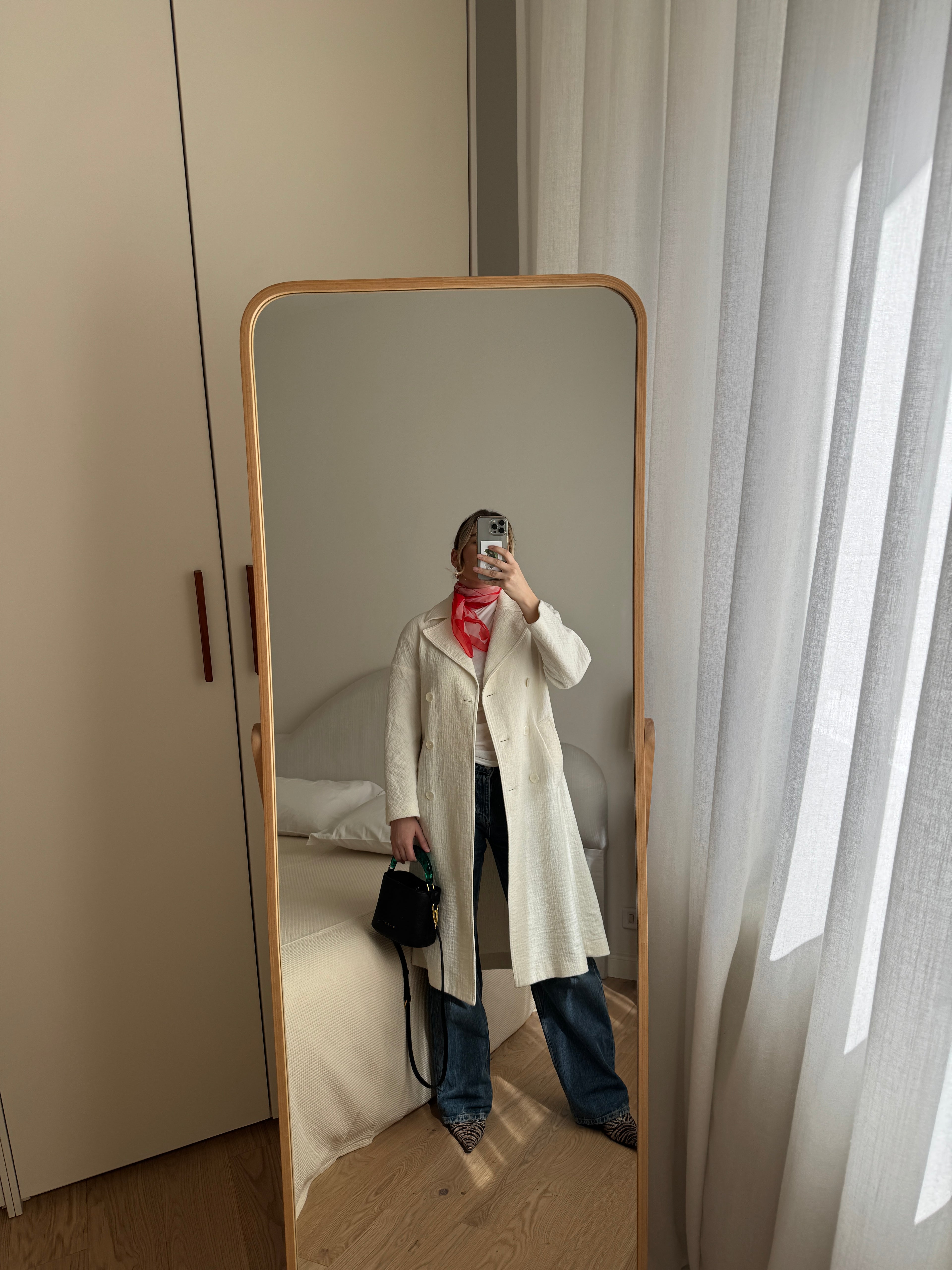 Cotton and linen ivory trench