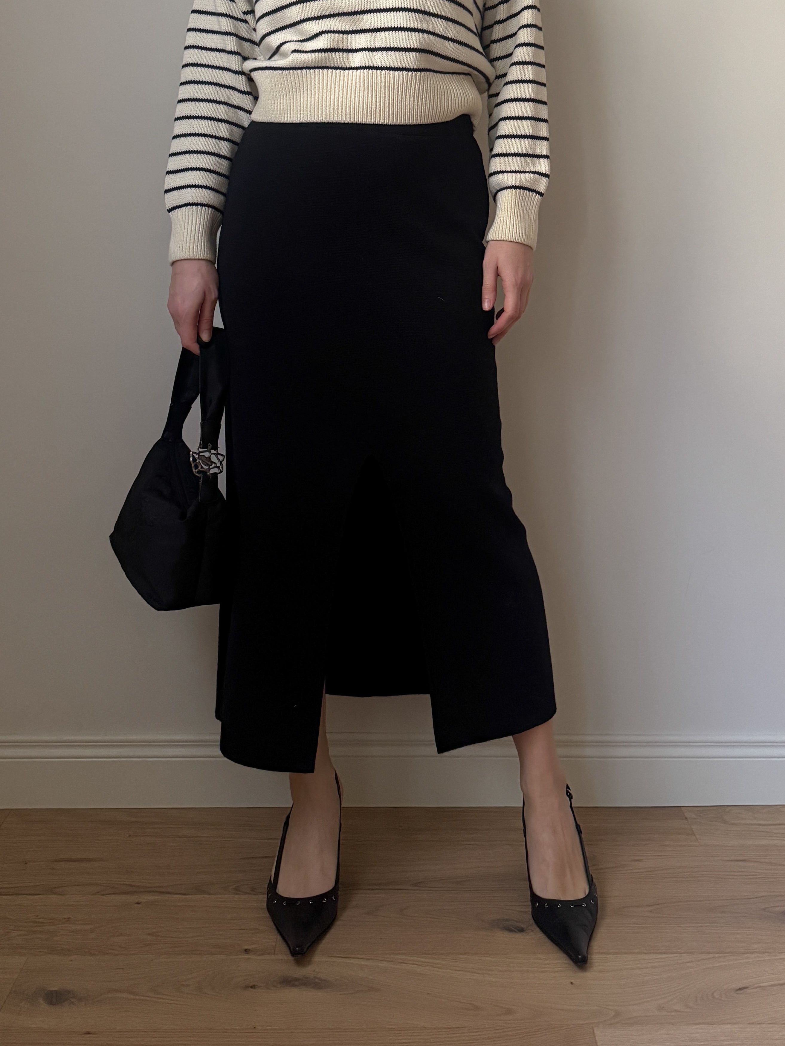 Pure virgin wool black skirt