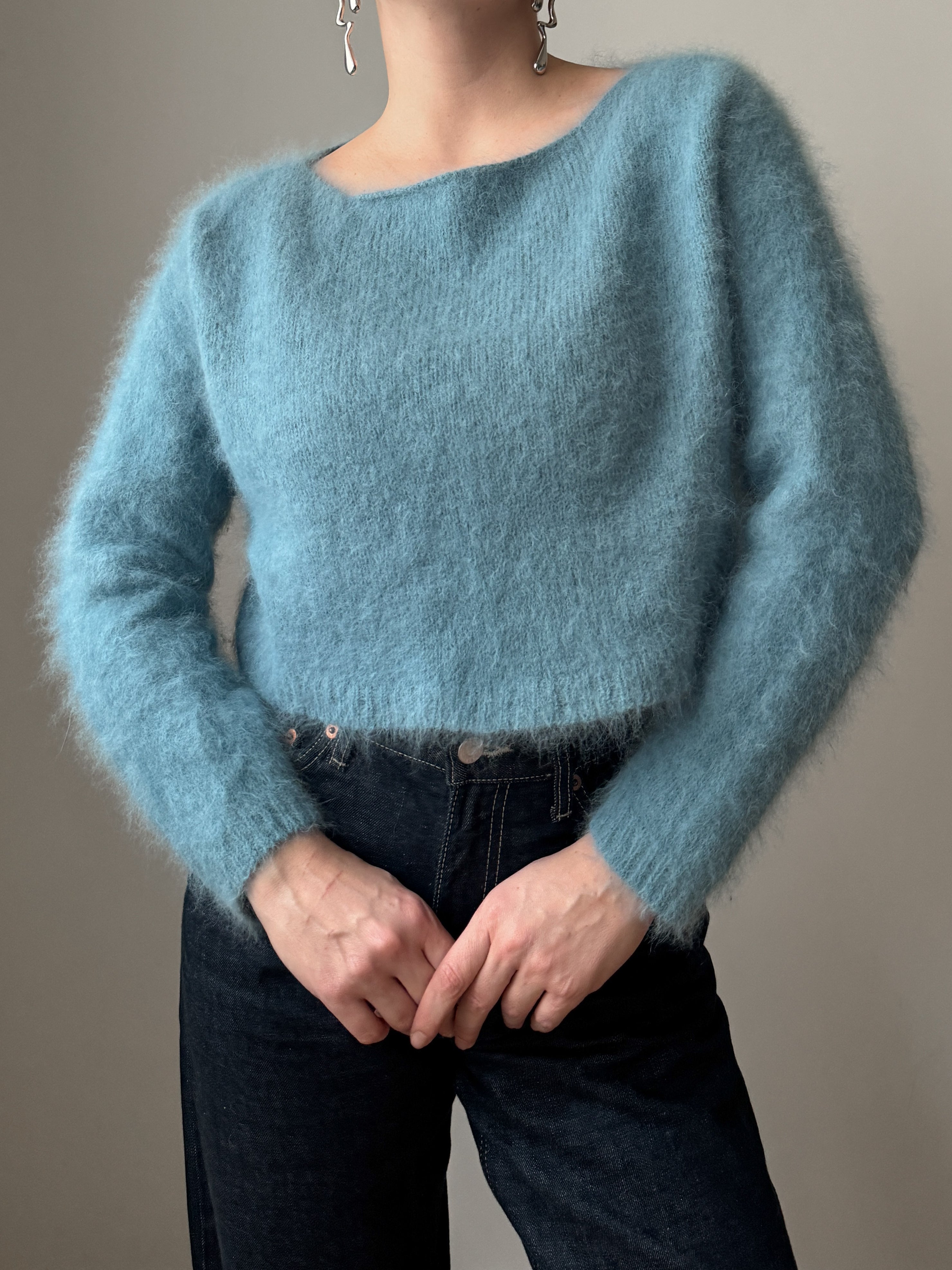 Angora sky cropped pull