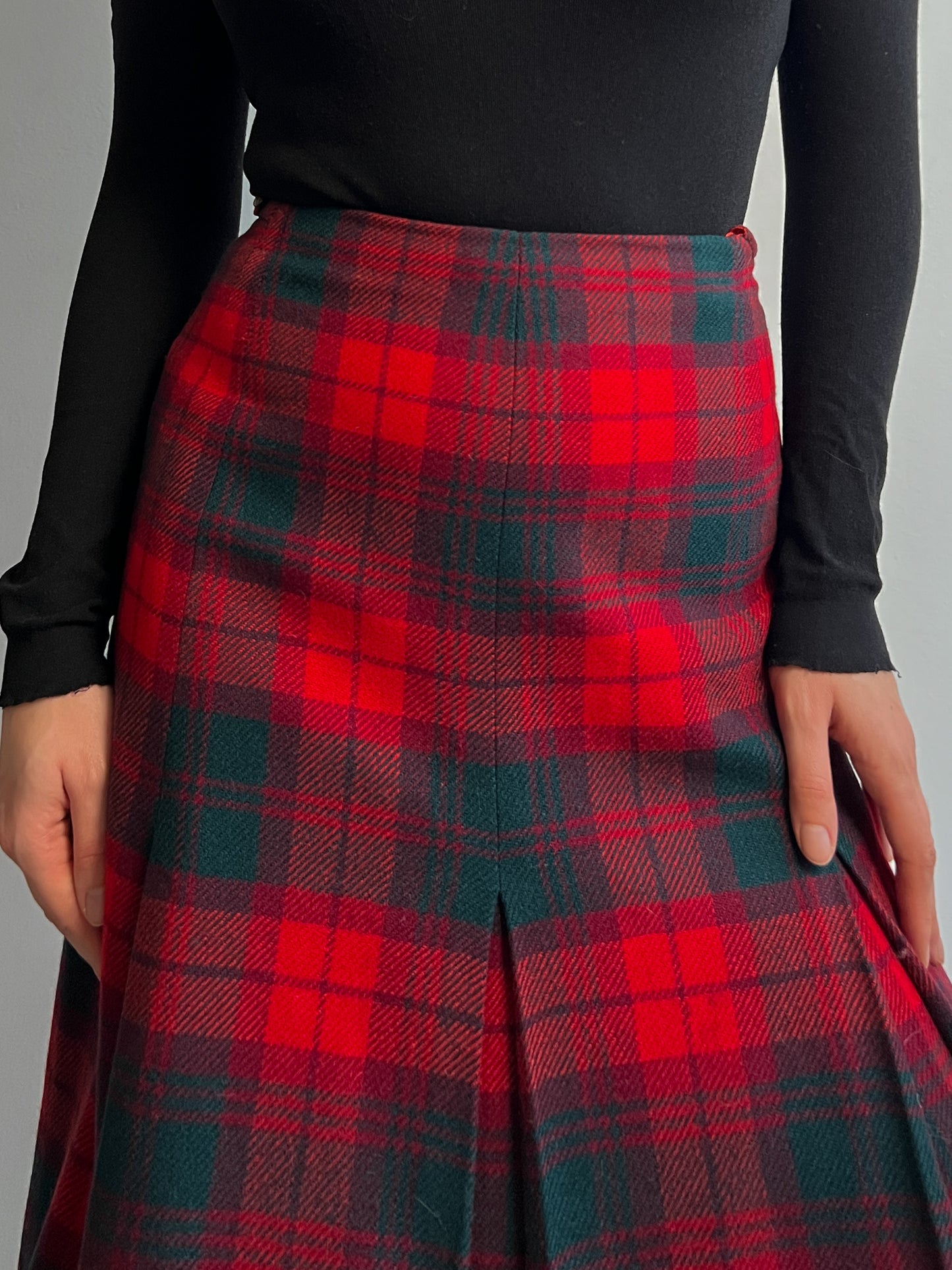 Pure wool pleated tartan skirt