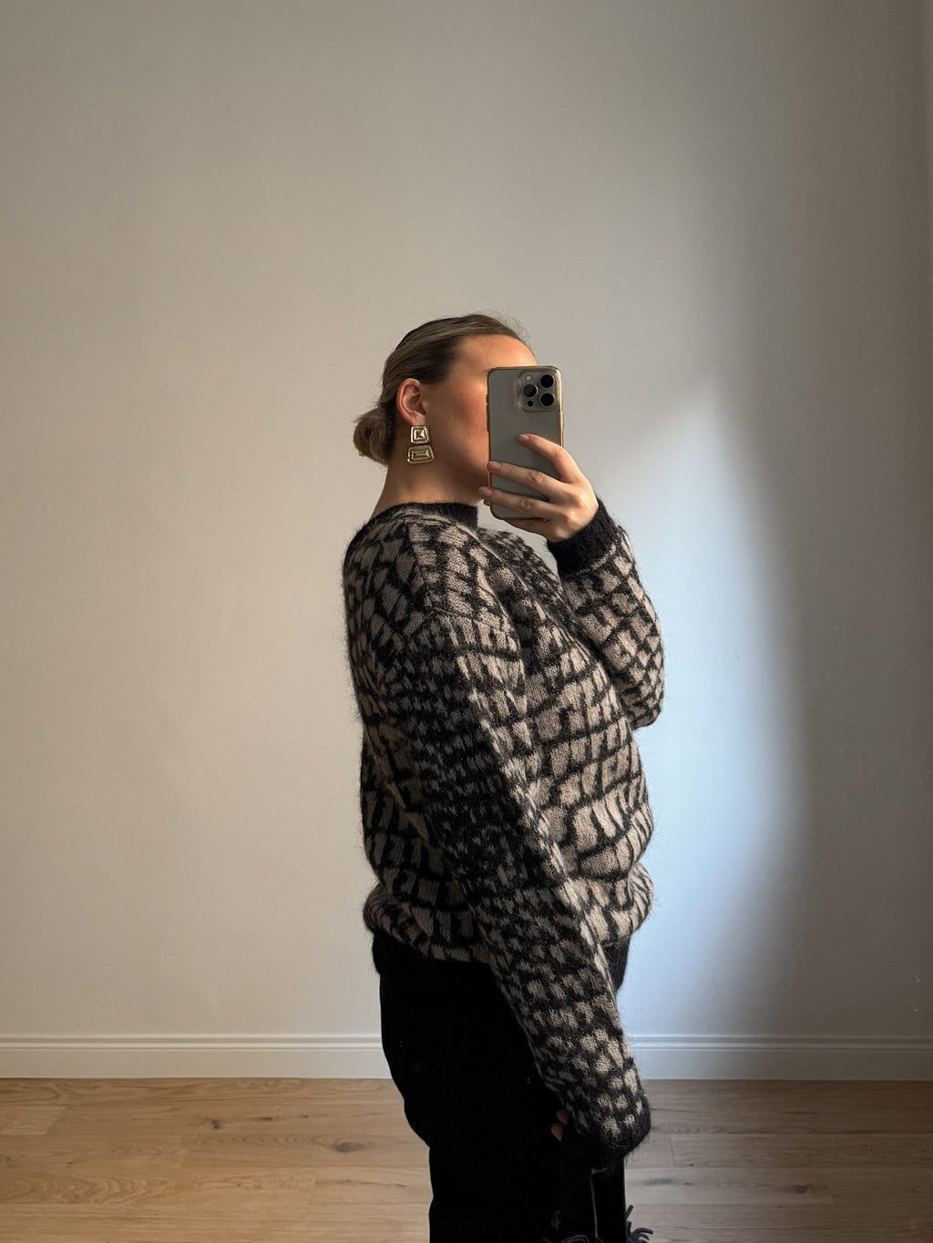 Mohair black and grey pull