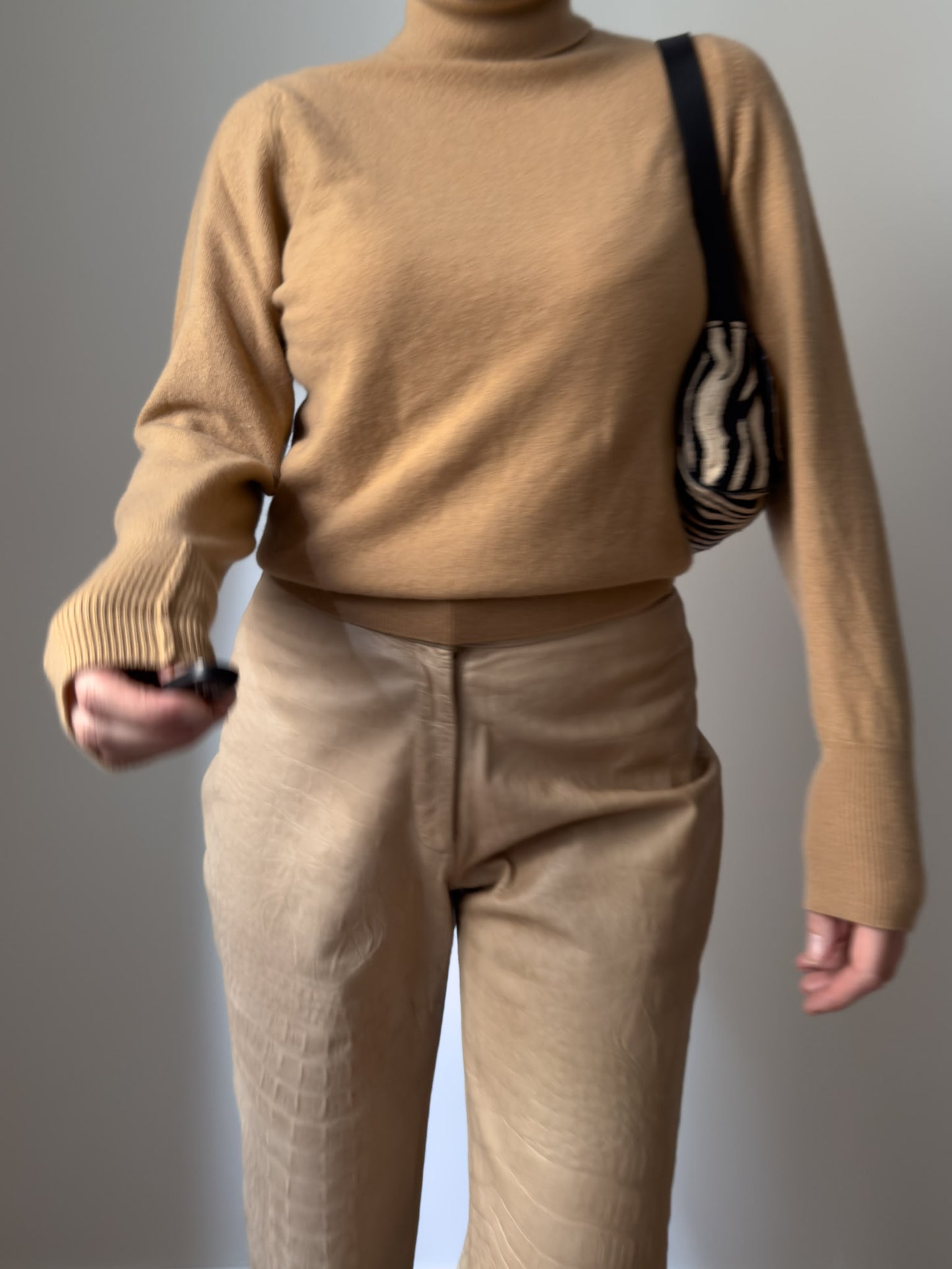 Ballantyne pure cashmere camel turtleneck