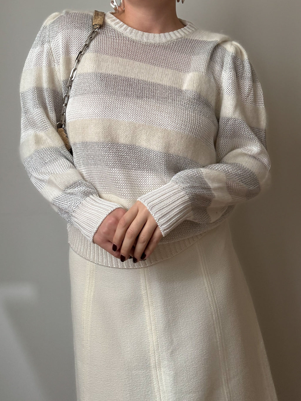 Viscose and angora striped ivory pull