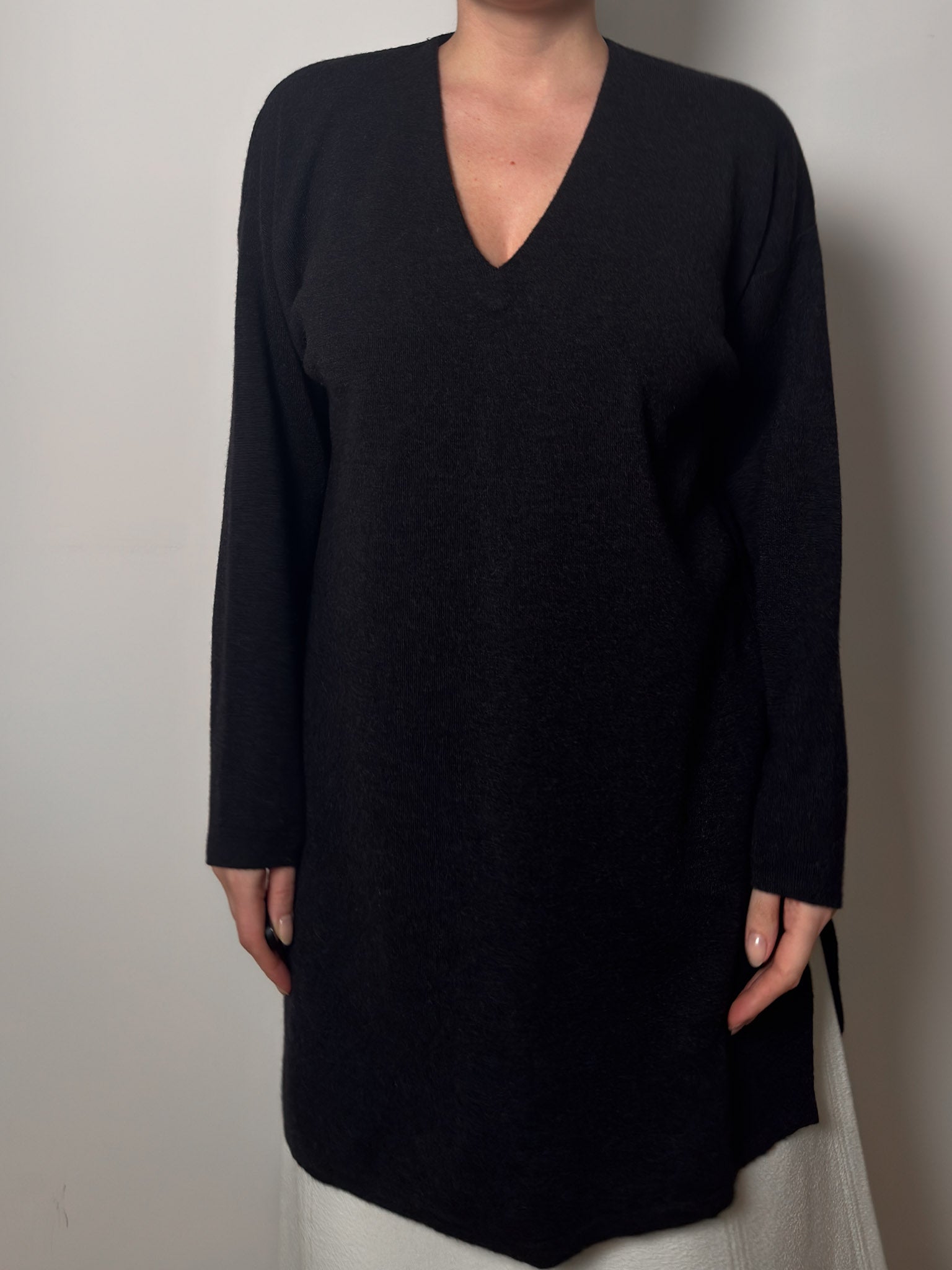 Pure wool anthracite pull