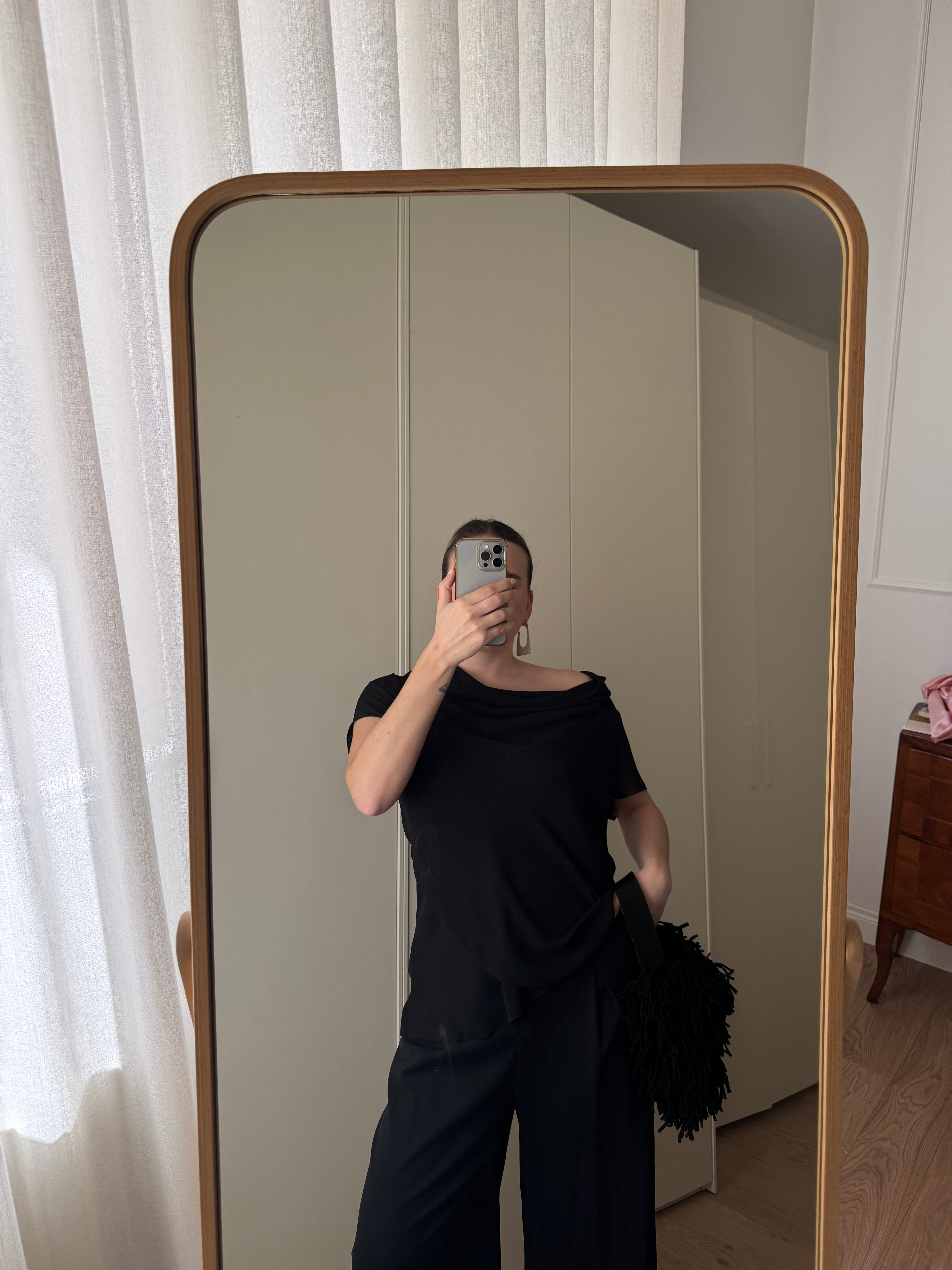Blusa nera in viscosa