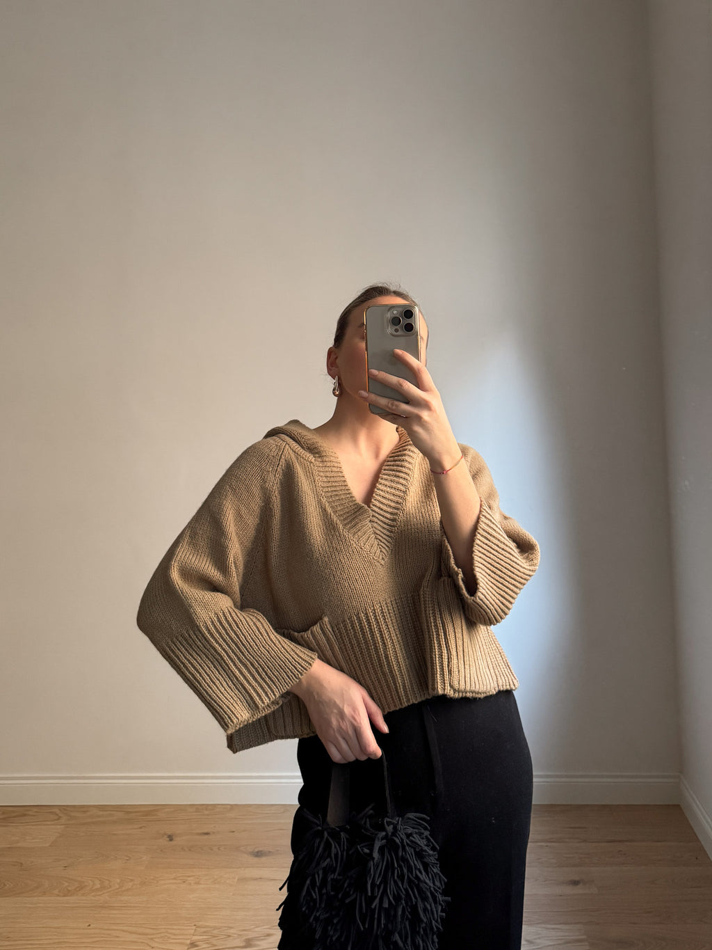 Wool blend camel pull