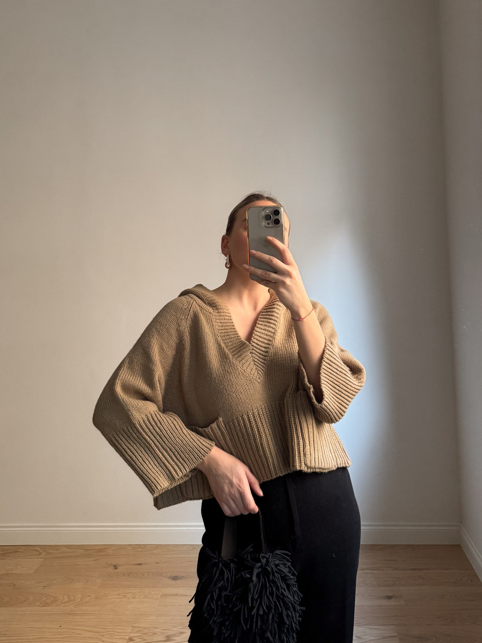 Wool blend camel pull