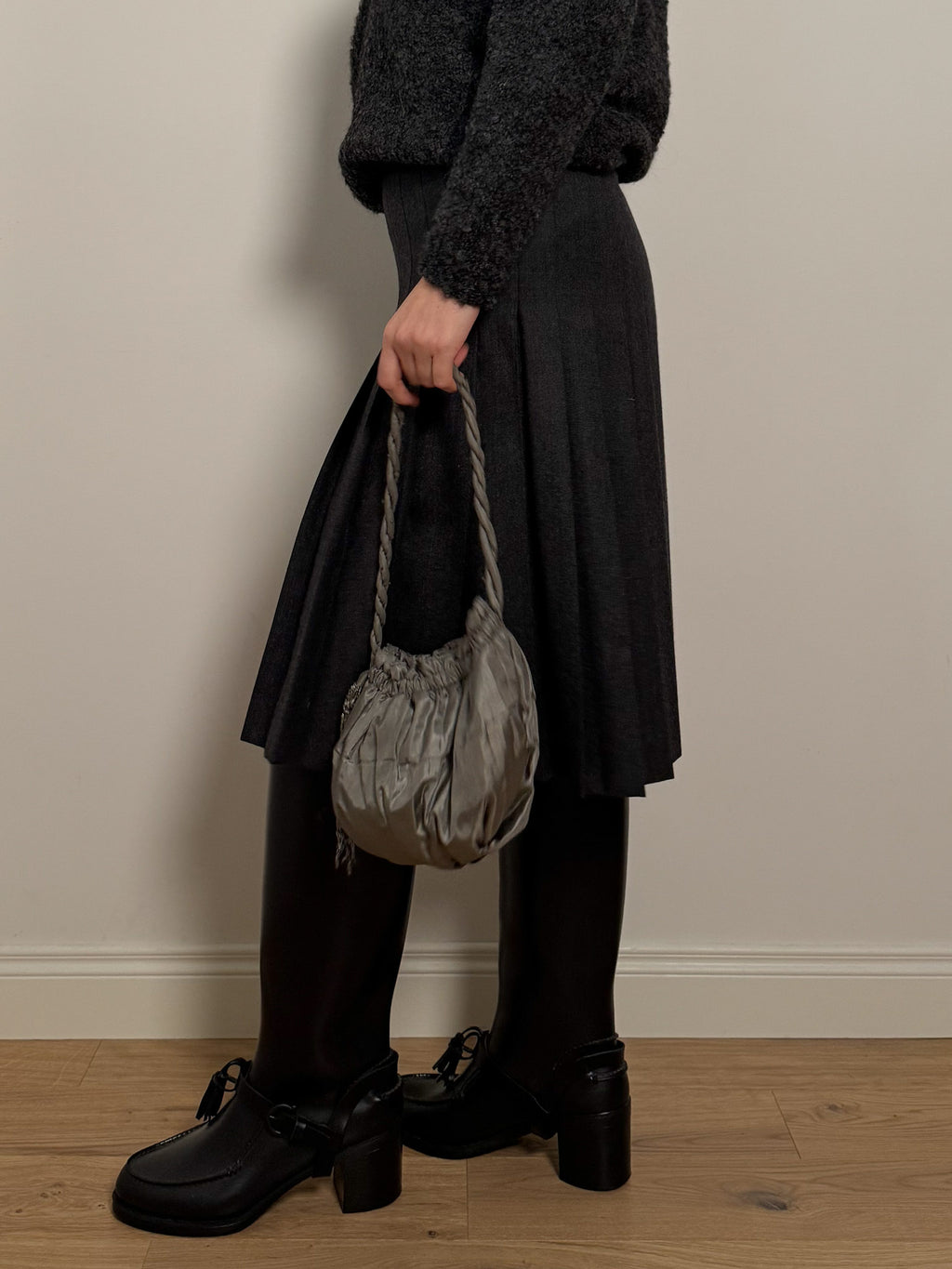 Pure virgin wool pleated anthracite skirt