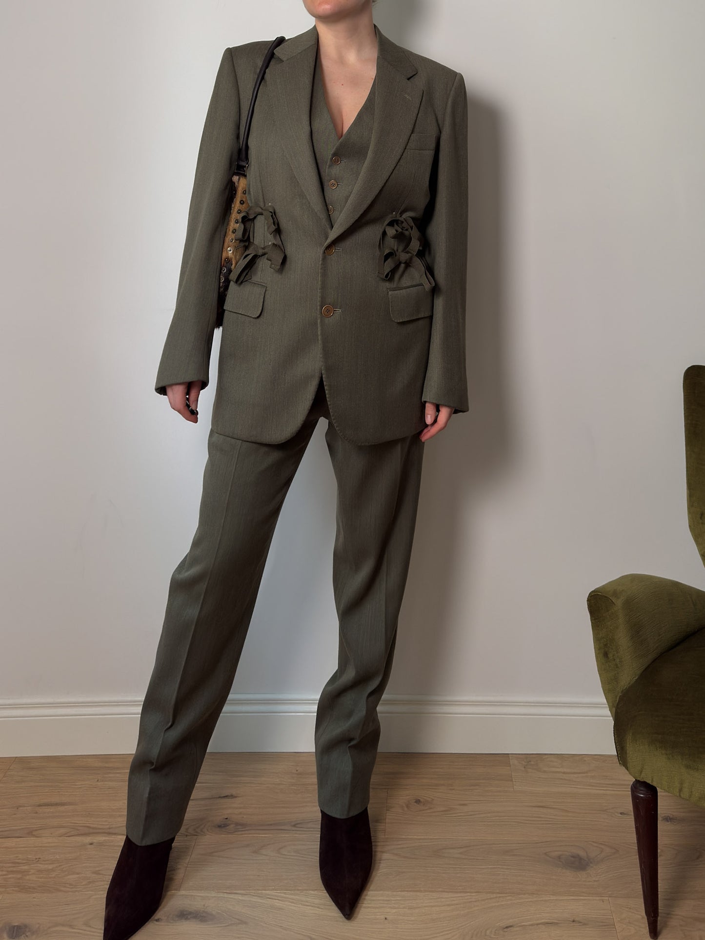 Brando olive suit