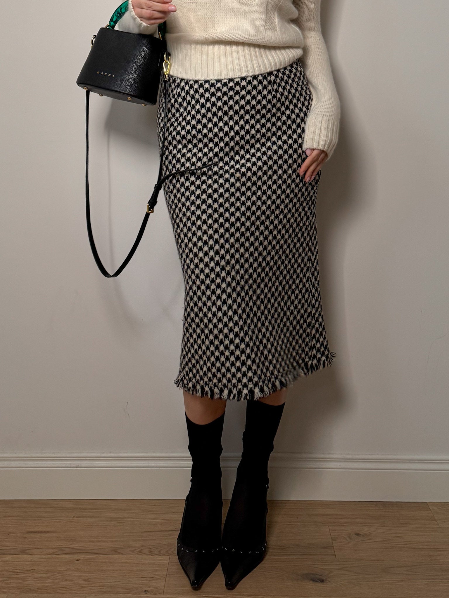 Pure wool pied de poule skirt