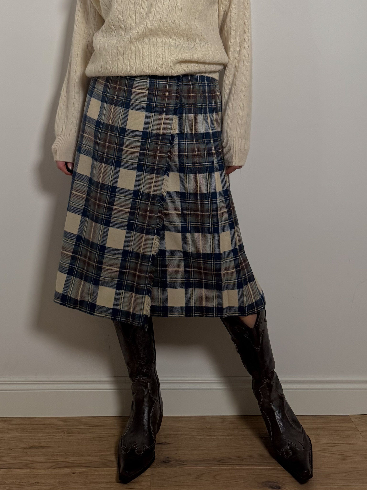Pure virgin wool tartan skirt