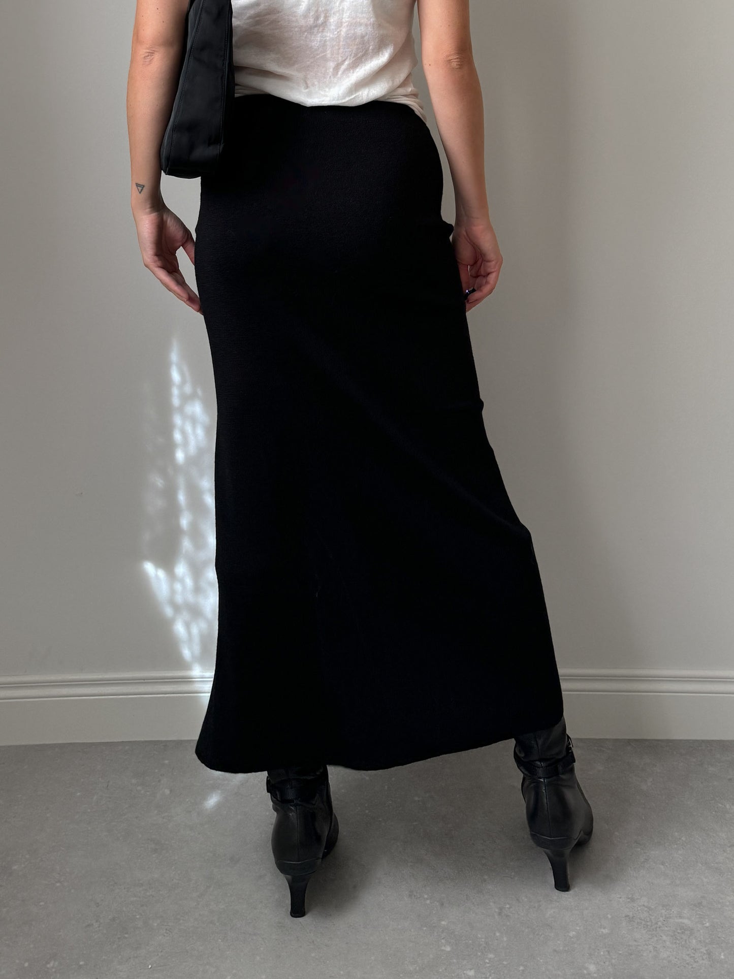 Pure virgin wool black skirt