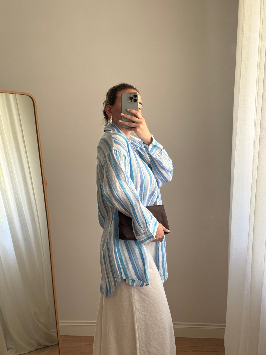 Camicia over in lino a righe azzurre