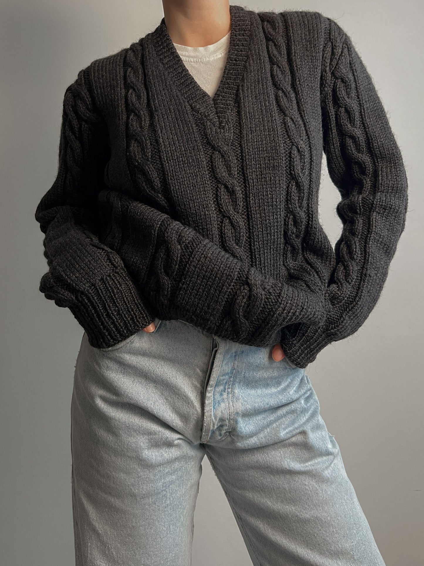 Pure wool embroidered grey pull