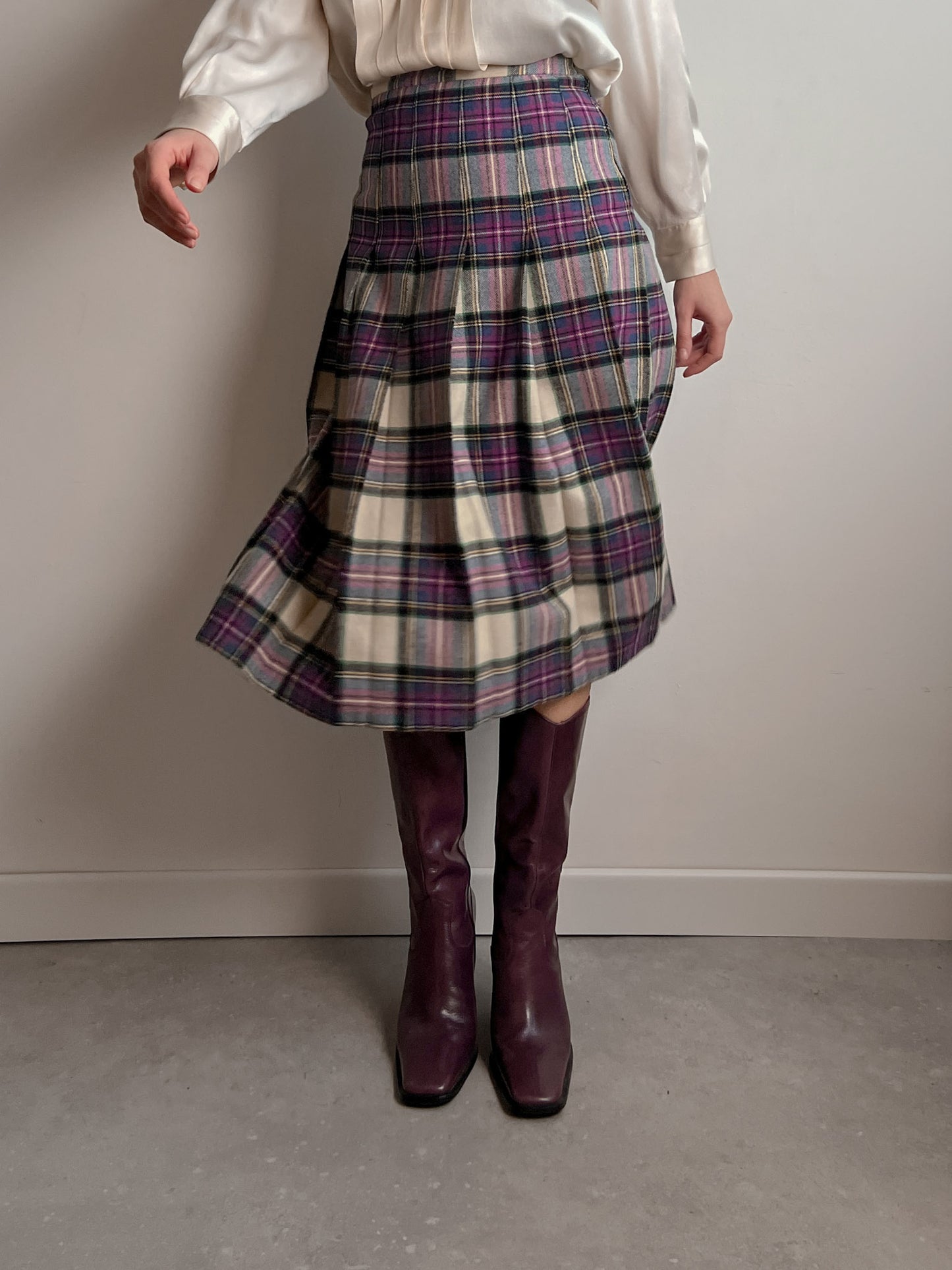 Pure wool pleated pink tartan skirt