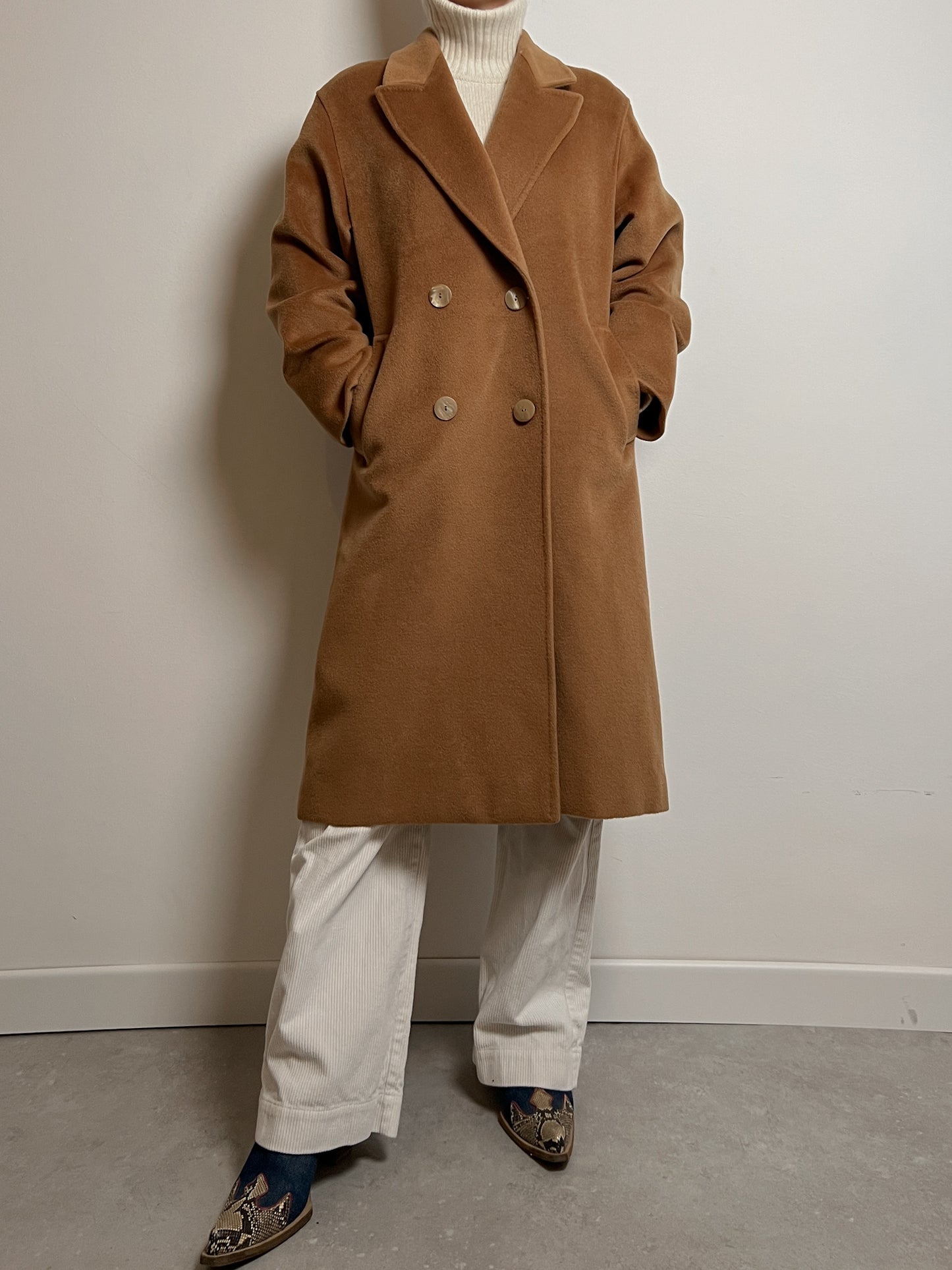 Piacenza pure wool camel coat