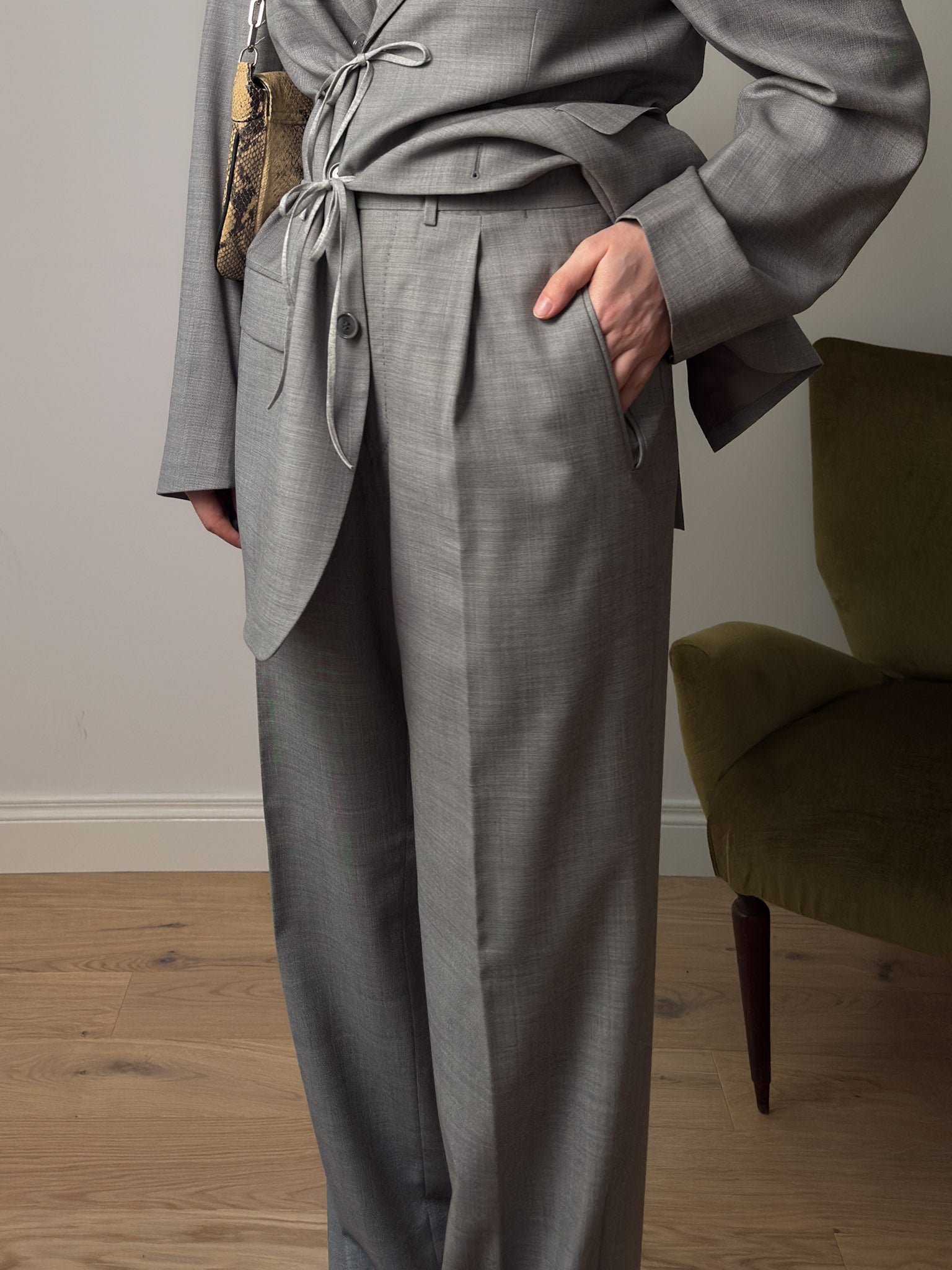 Brando light grey suit