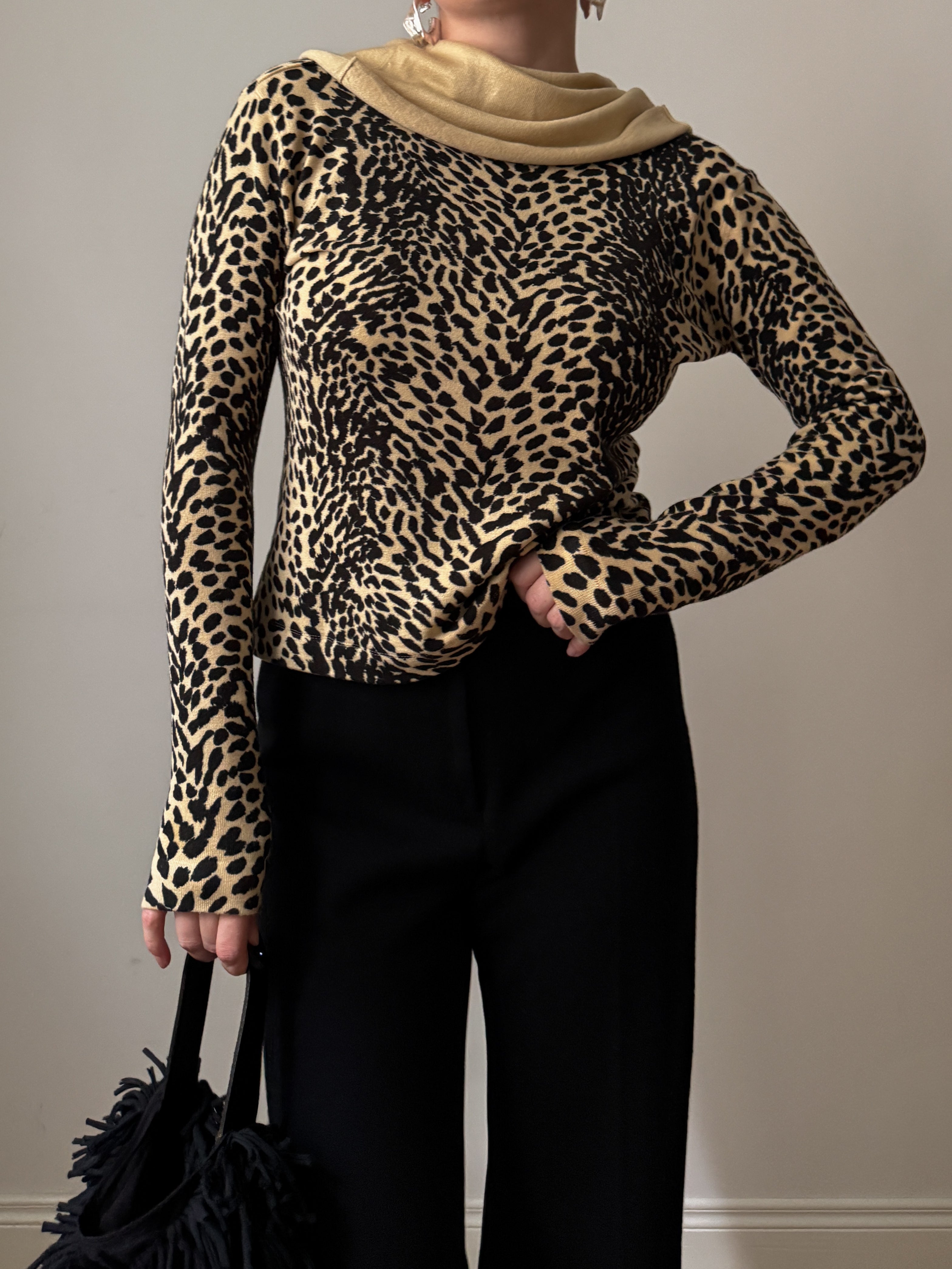 Viscose and wool animalier top
