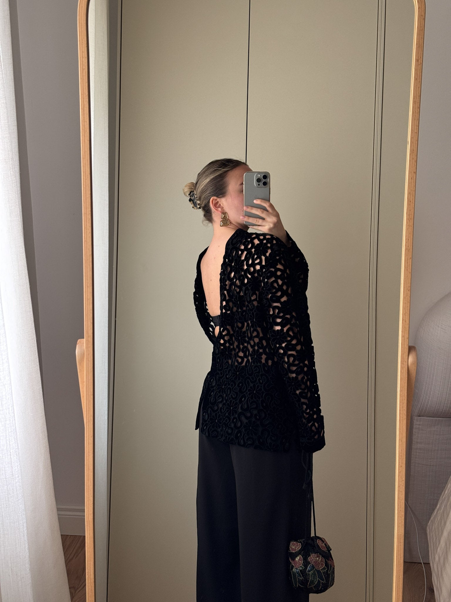Velvet romantic black blouse