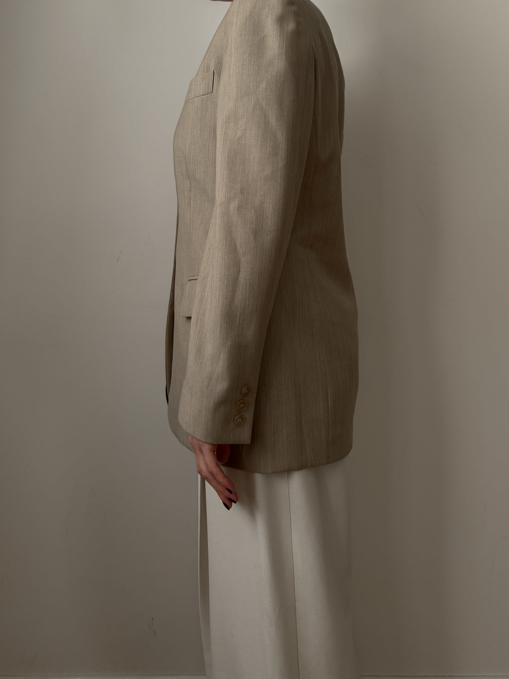 Blazer sabbia in lana reworked con bottone gioiello