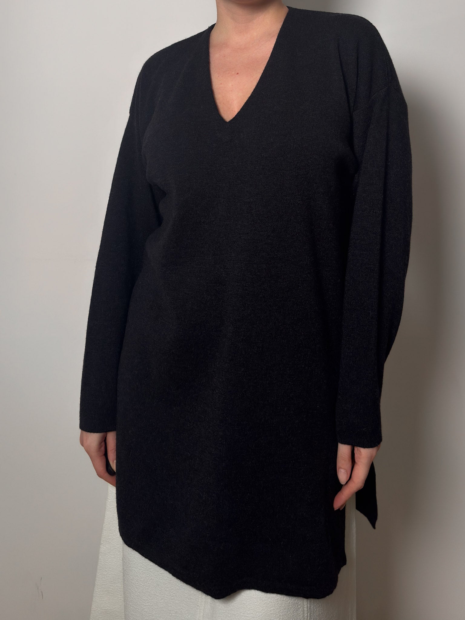 Pure wool anthracite pull