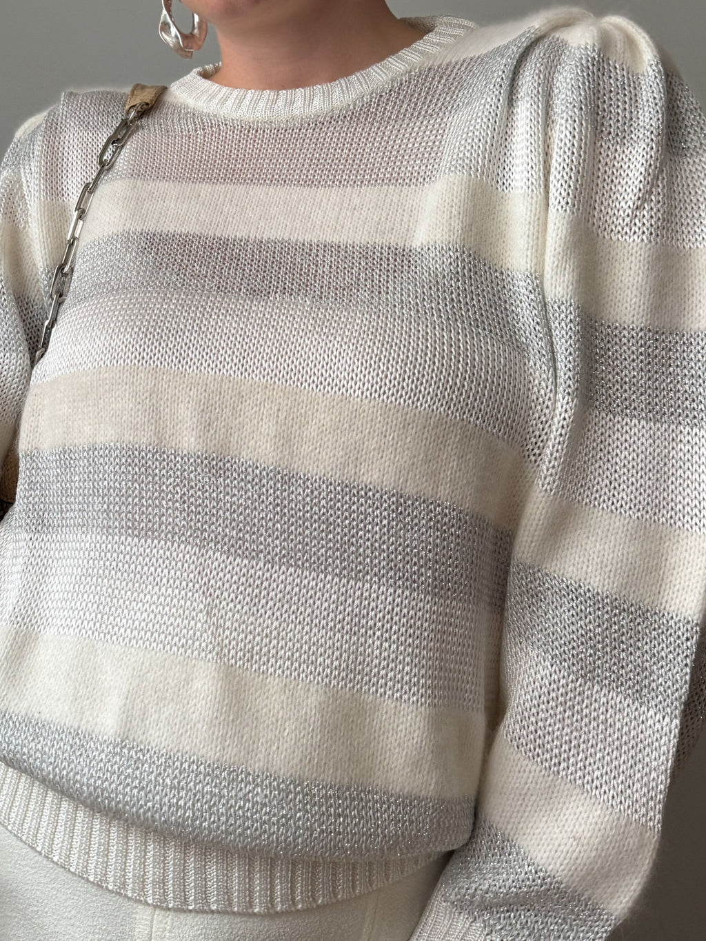 Viscose and angora striped ivory pull