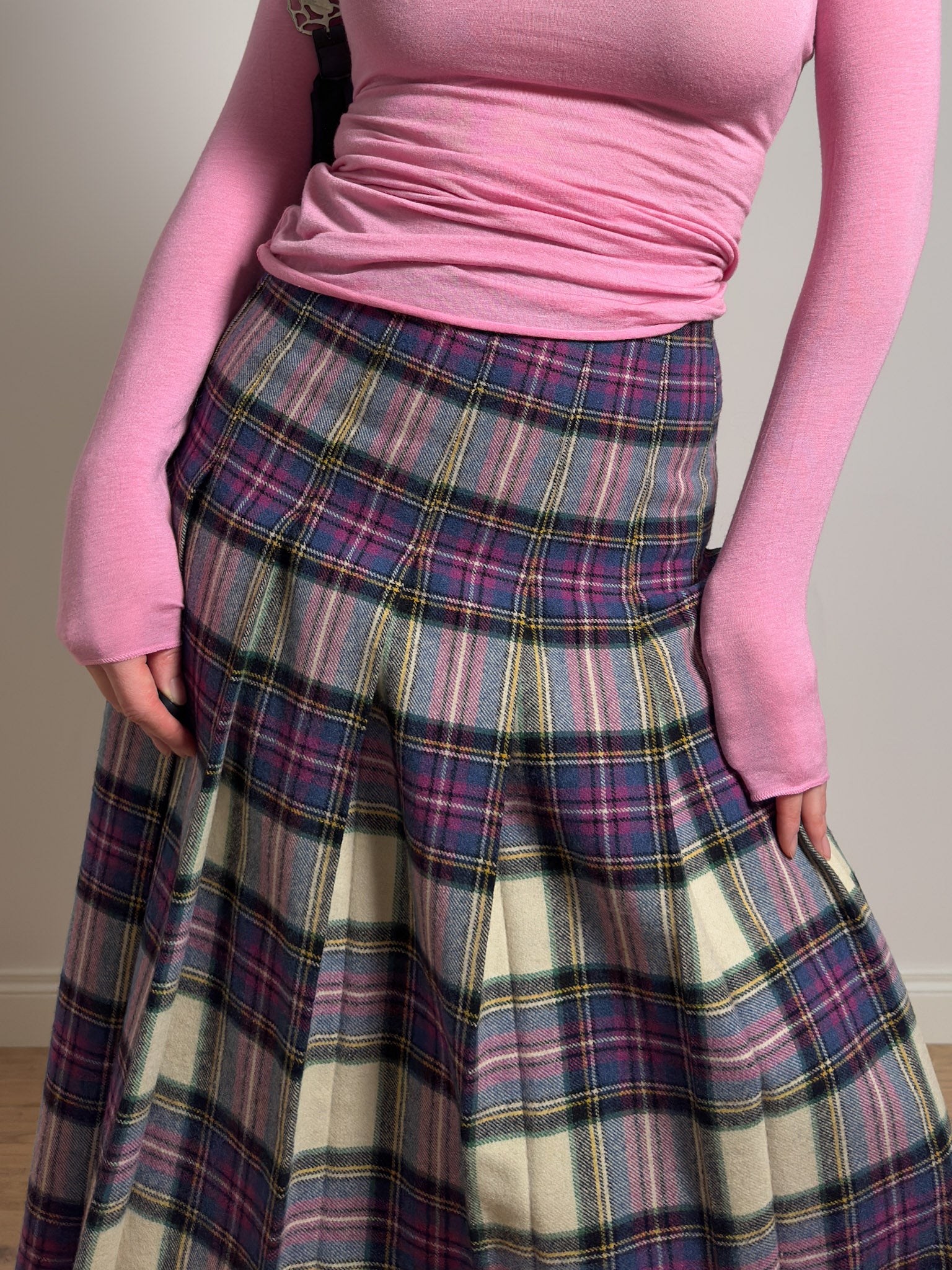 Pure wool pleated tartan skirt
