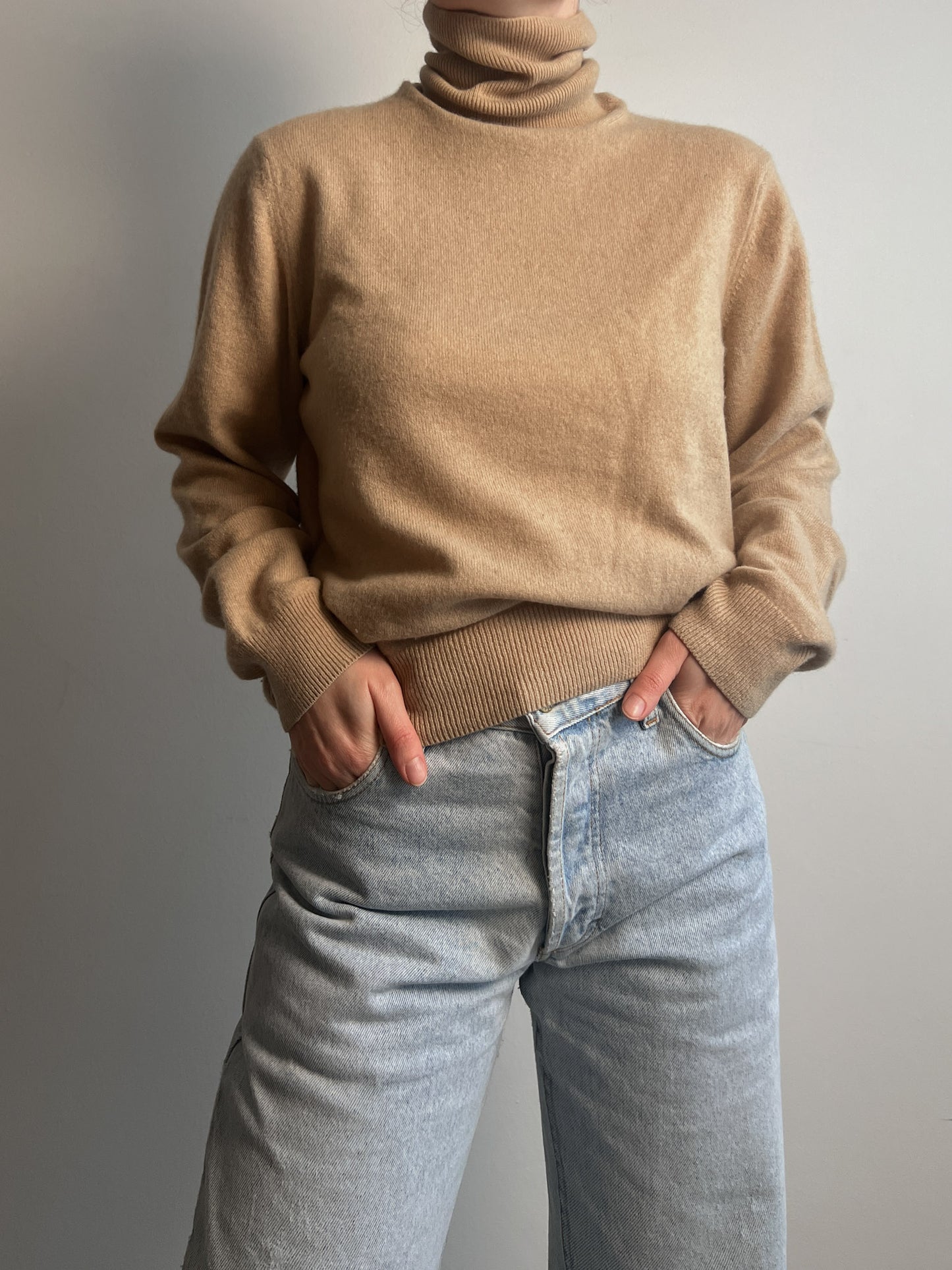 Pure cashmere beige turtleneck