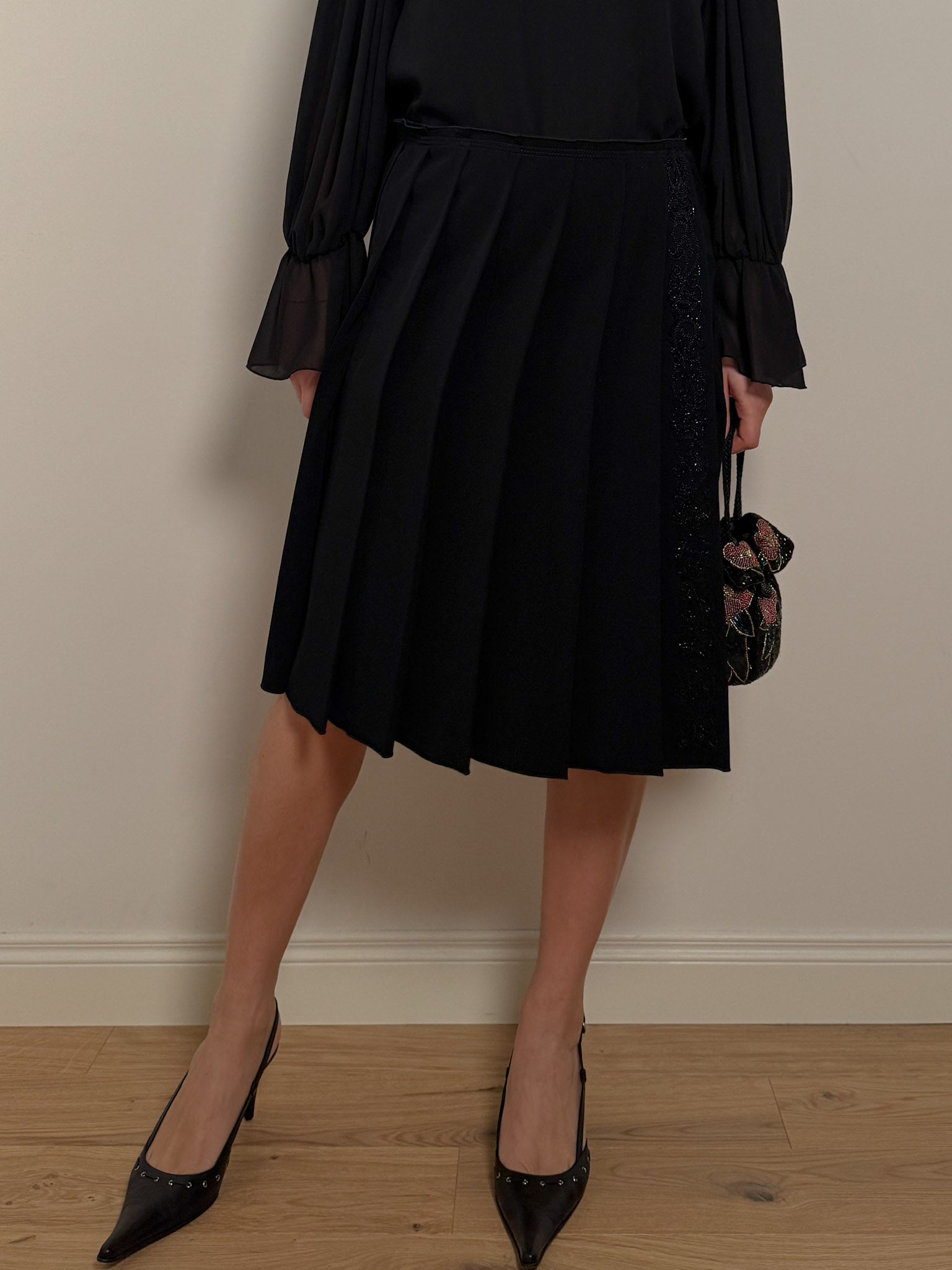 Pleated black skirt