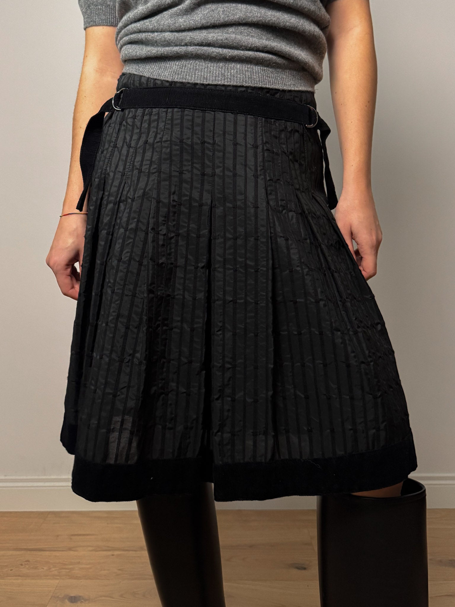 Pleated black skirt