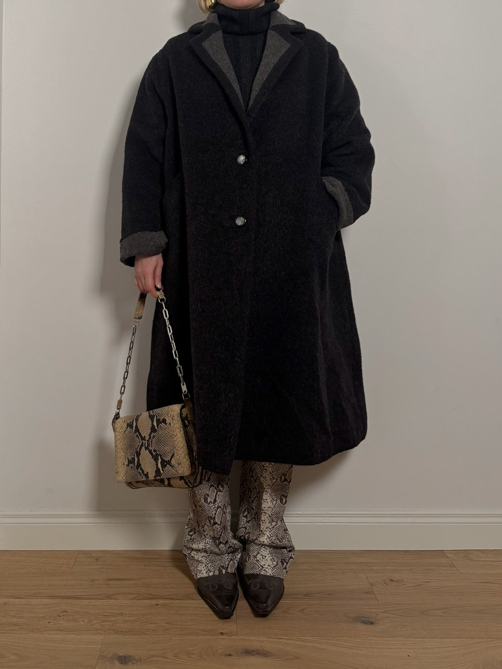 Pure wool anthracite coat