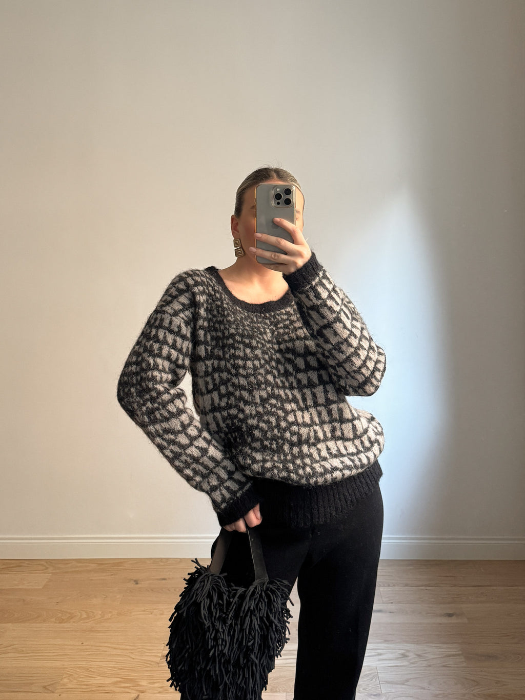 Mohair black and grey pull