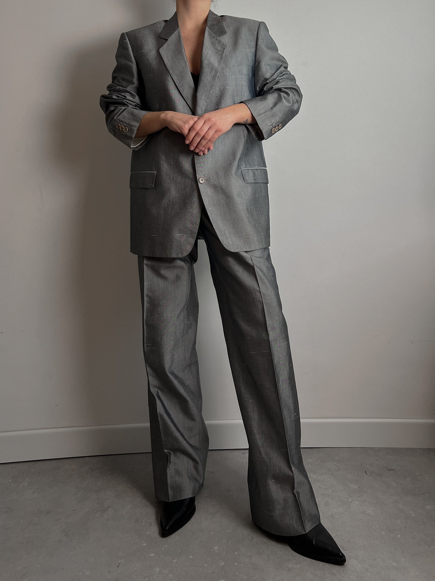 Pure shantung silk grey suit