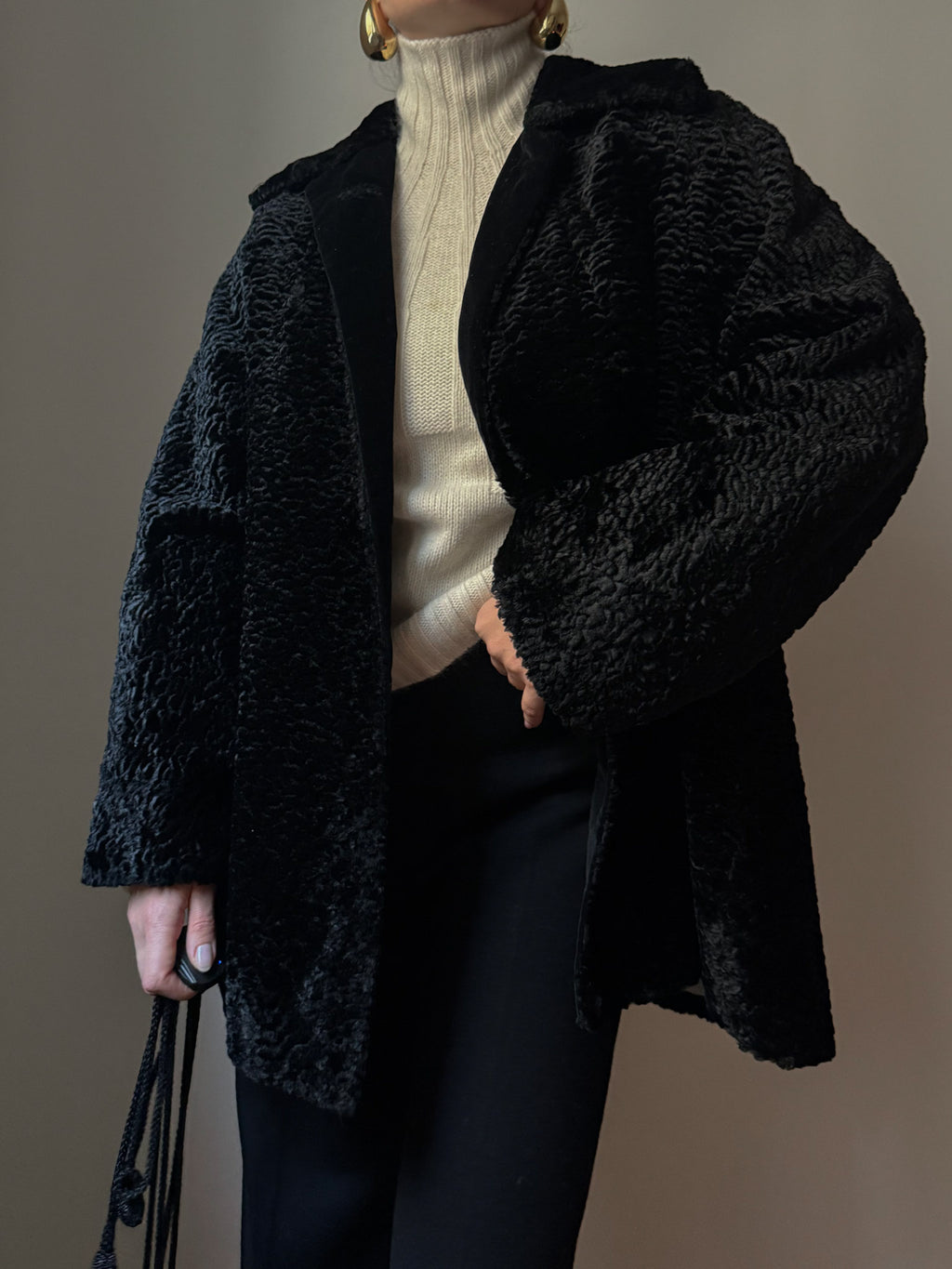 Fake fur black caban