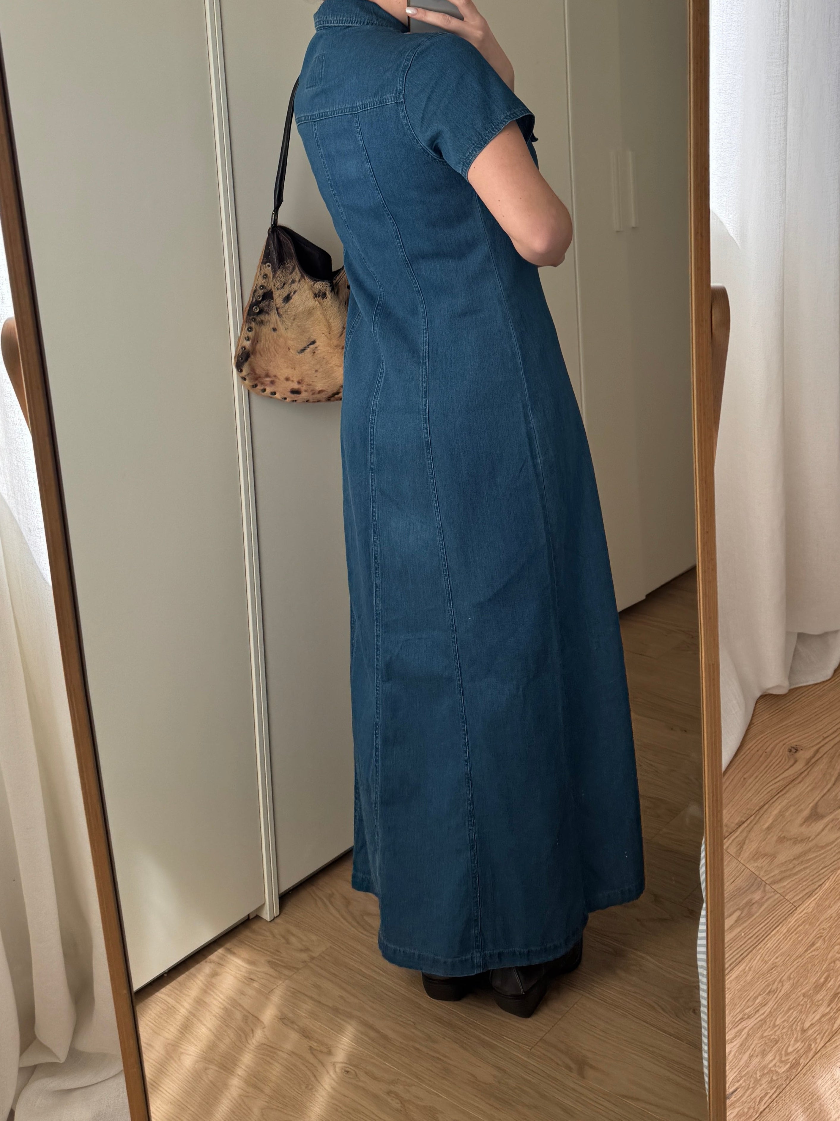 Abito lungo in denim con abbottonatura frontale