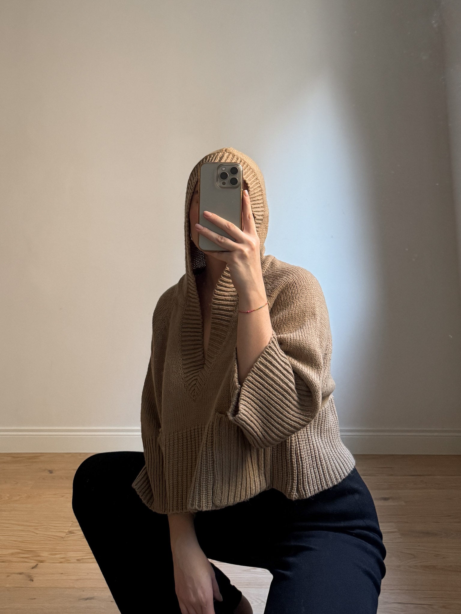 Wool blend camel pull